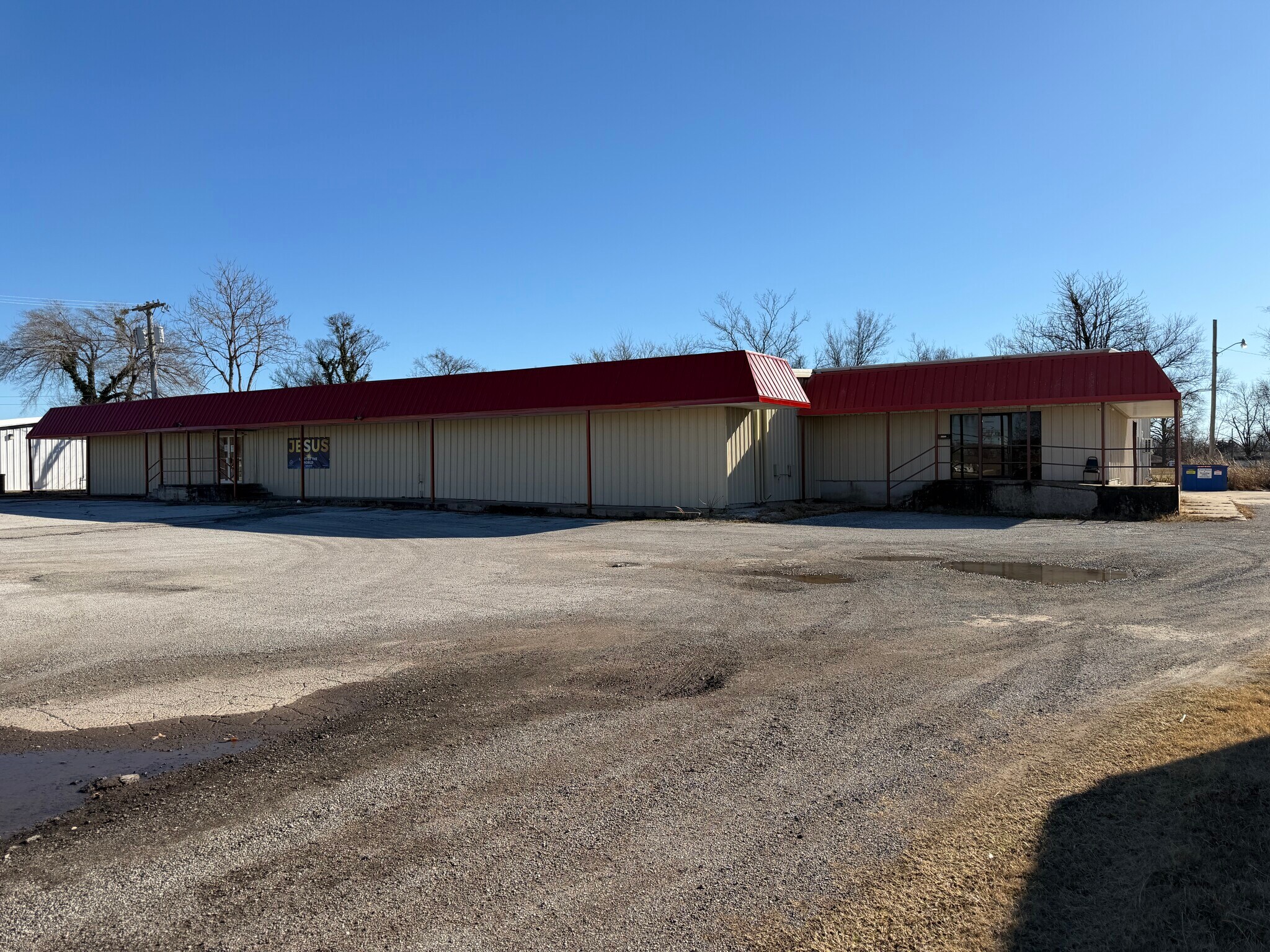 1220 NE 1st St, Pryor, OK for Sale
