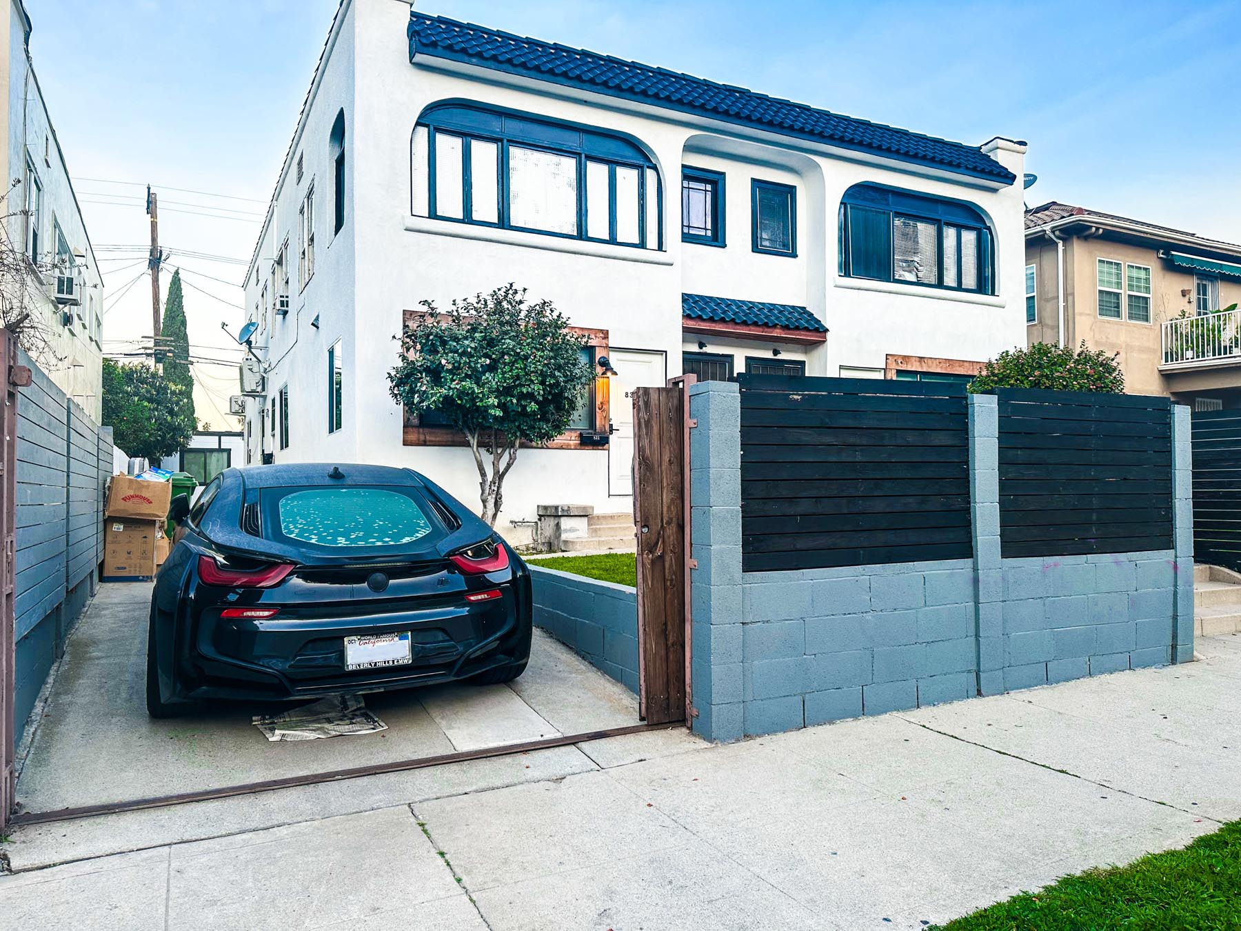 831 N Heliotrope Dr, Los Angeles, CA for Sale