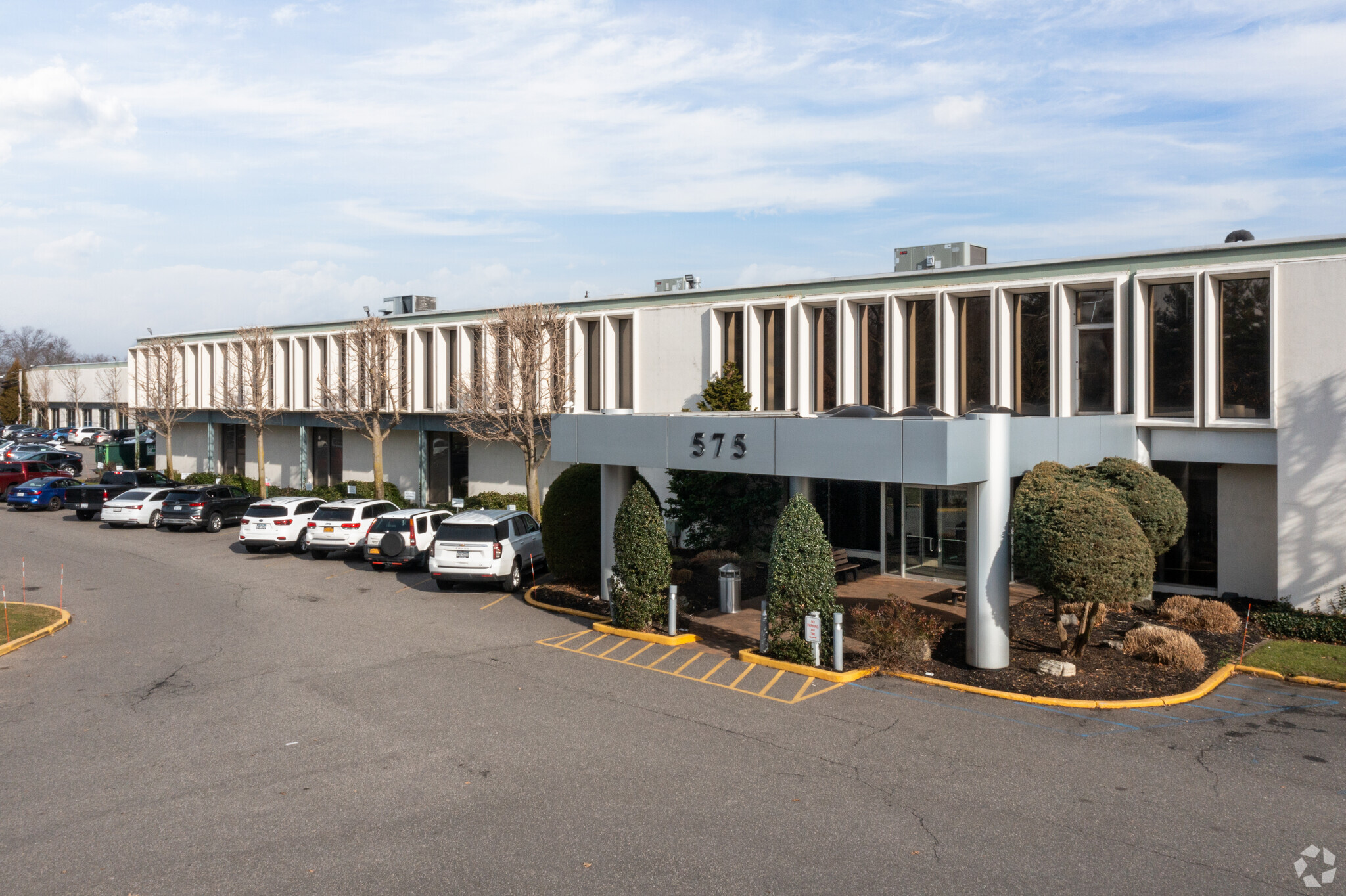 575 Underhill Blvd, Syosset, NY for Rent