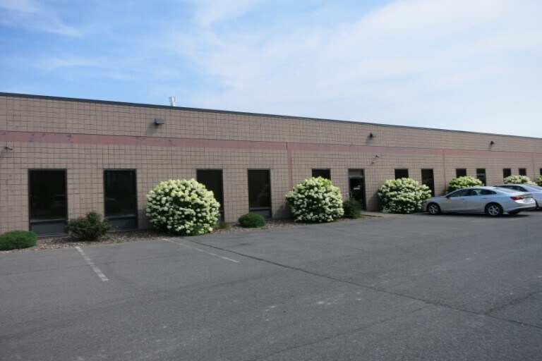 31 Corporate Circle, East Syracuse, NY for Rent