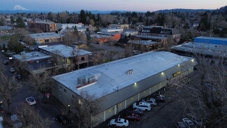 Gresham, OR Freestanding - 211 NE Roberts Ave