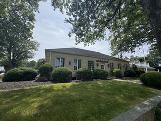 Hampton Bays, NY Restaurant - 131 W Montauk Hwy