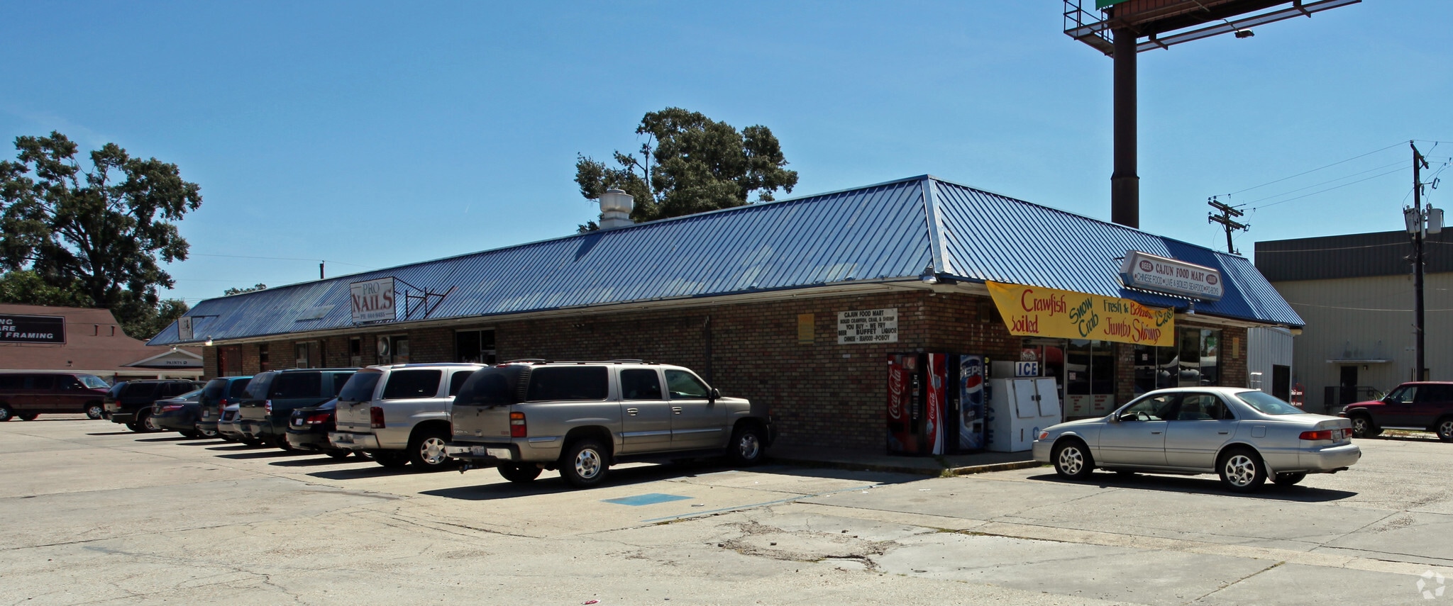 115-121 E Sanders St, Gonzales, LA for Rent