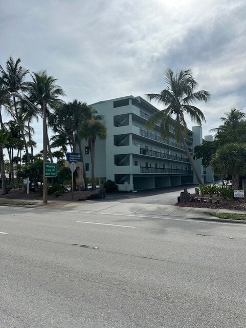 2335 Tamiami Trl N, Naples, FL for Rent