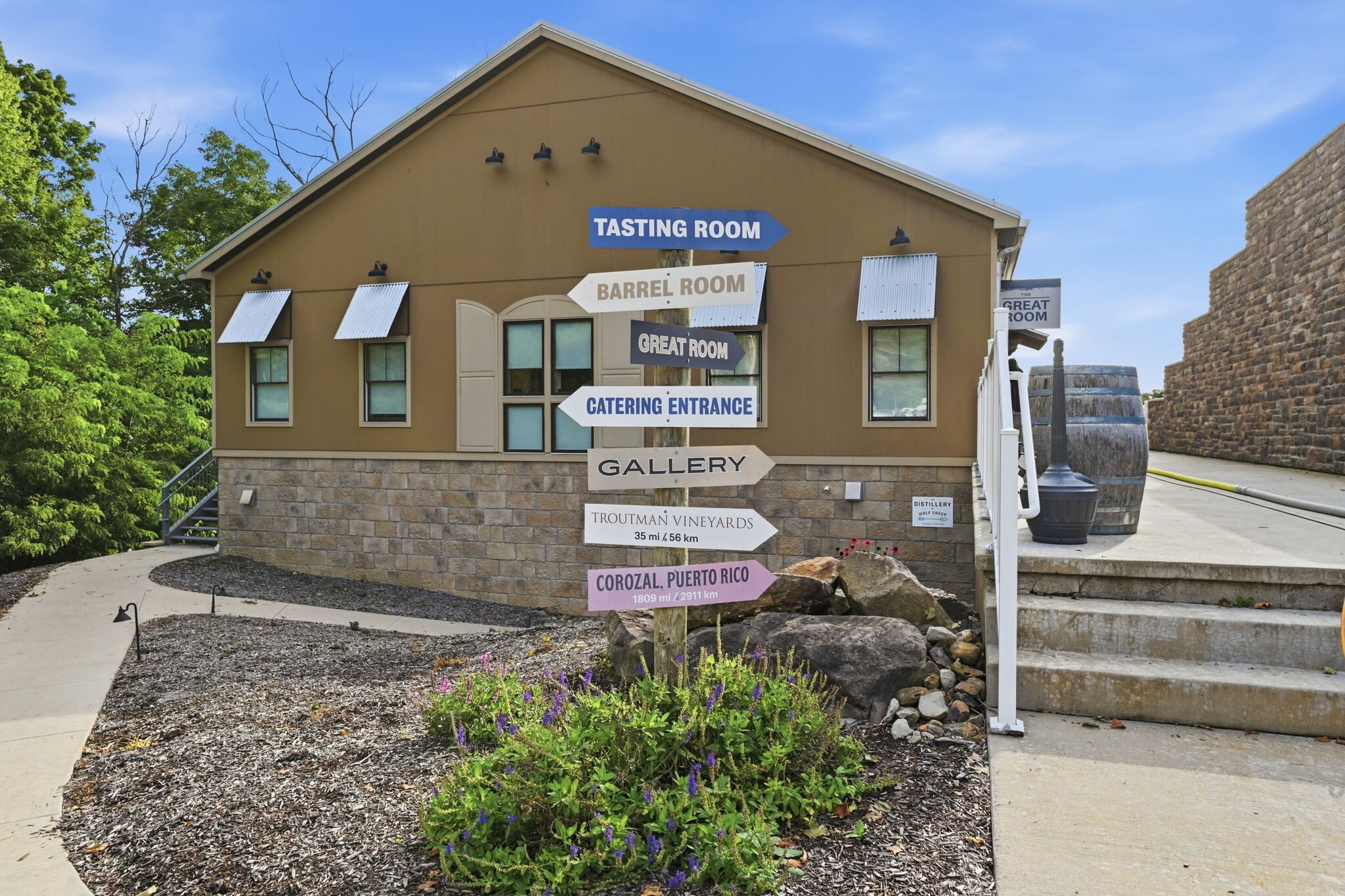 2637 S Cleveland Massillon Rd, Barberton, OH for Sale