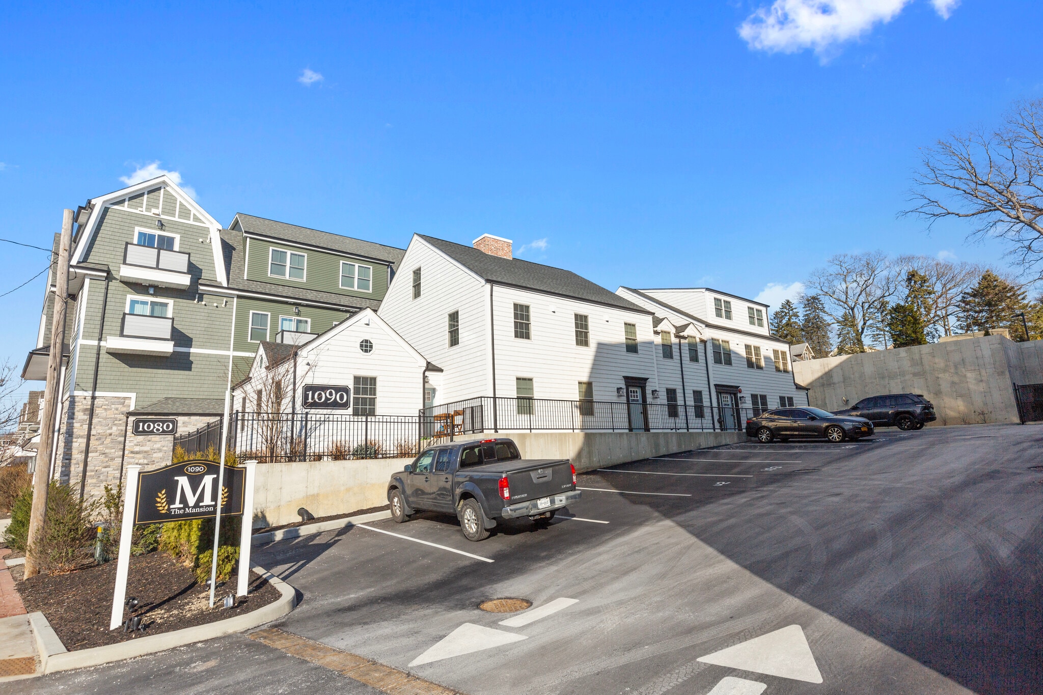 1090 New York Ave, Huntington Station, NY for Sale