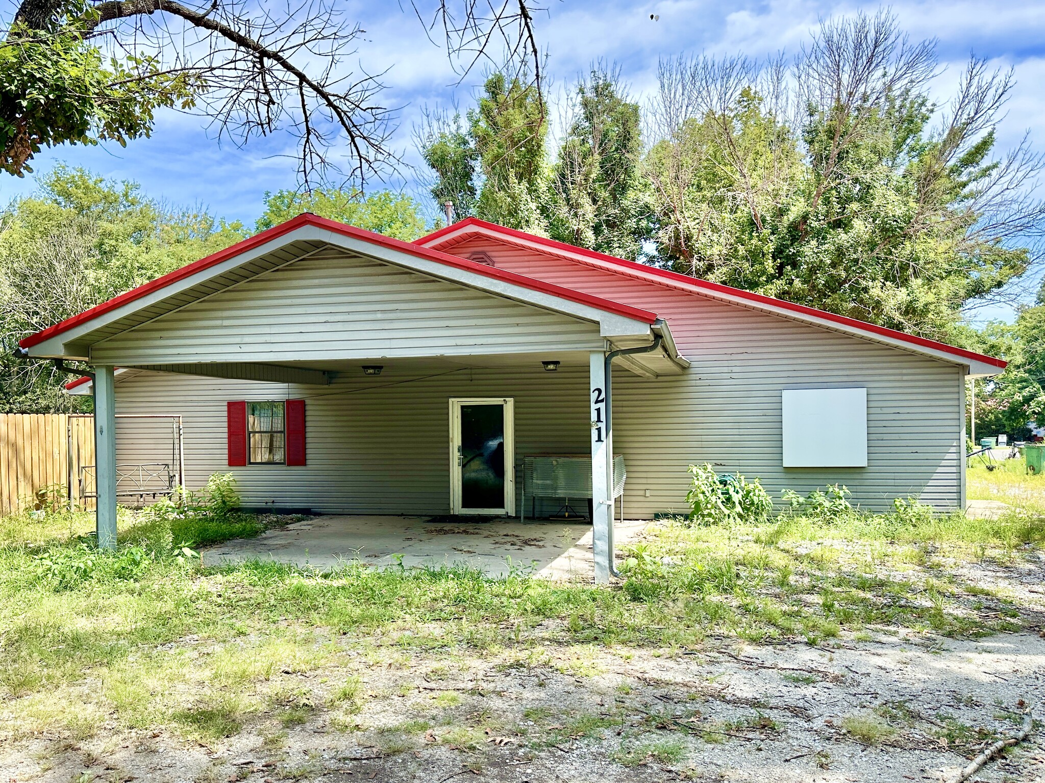 211 SW Lawrence St, Hoxie, AR for Sale