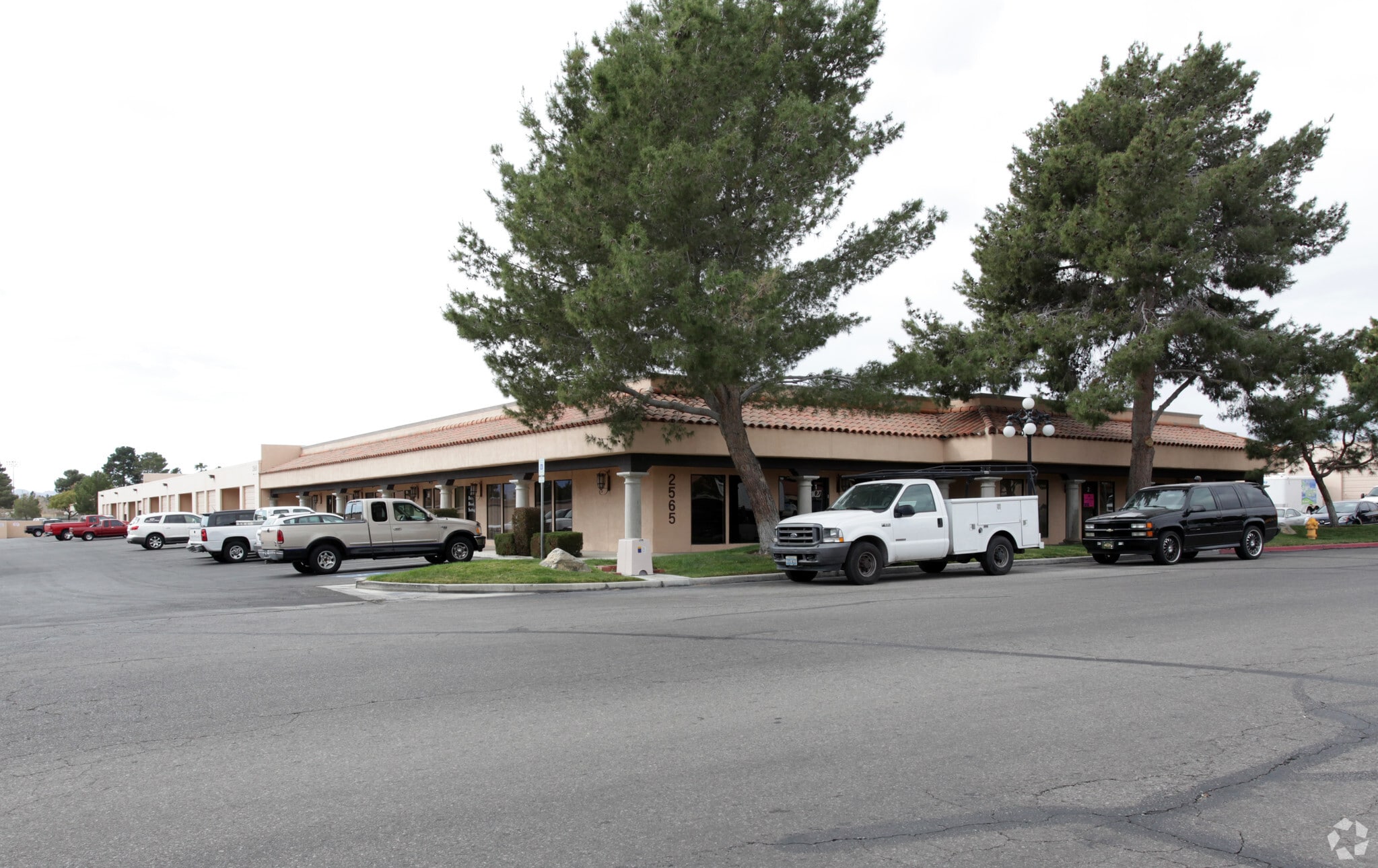 2565 E Chandler Ave, Las Vegas, NV for Rent