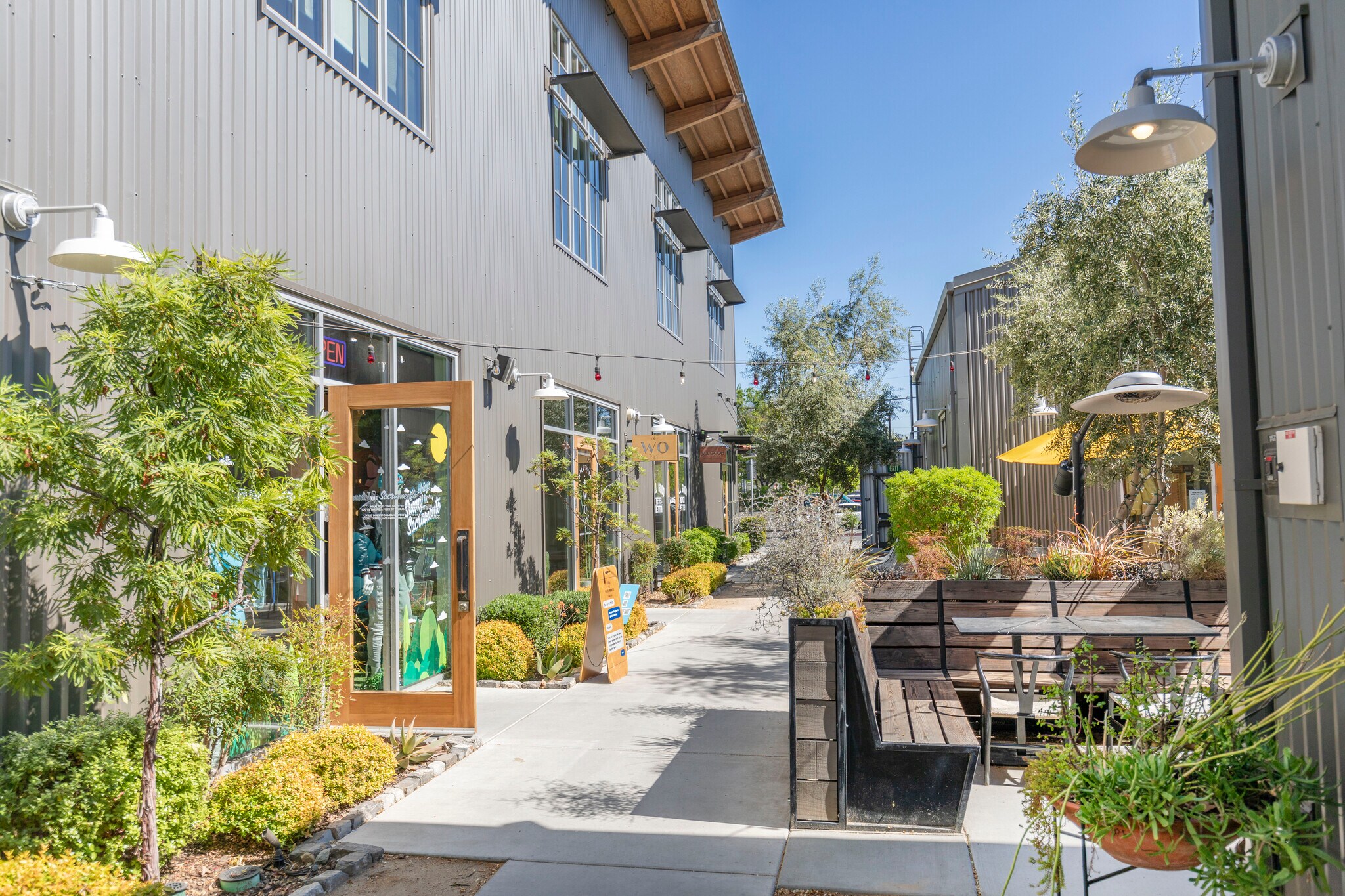 1715 R St, Sacramento, CA for Rent