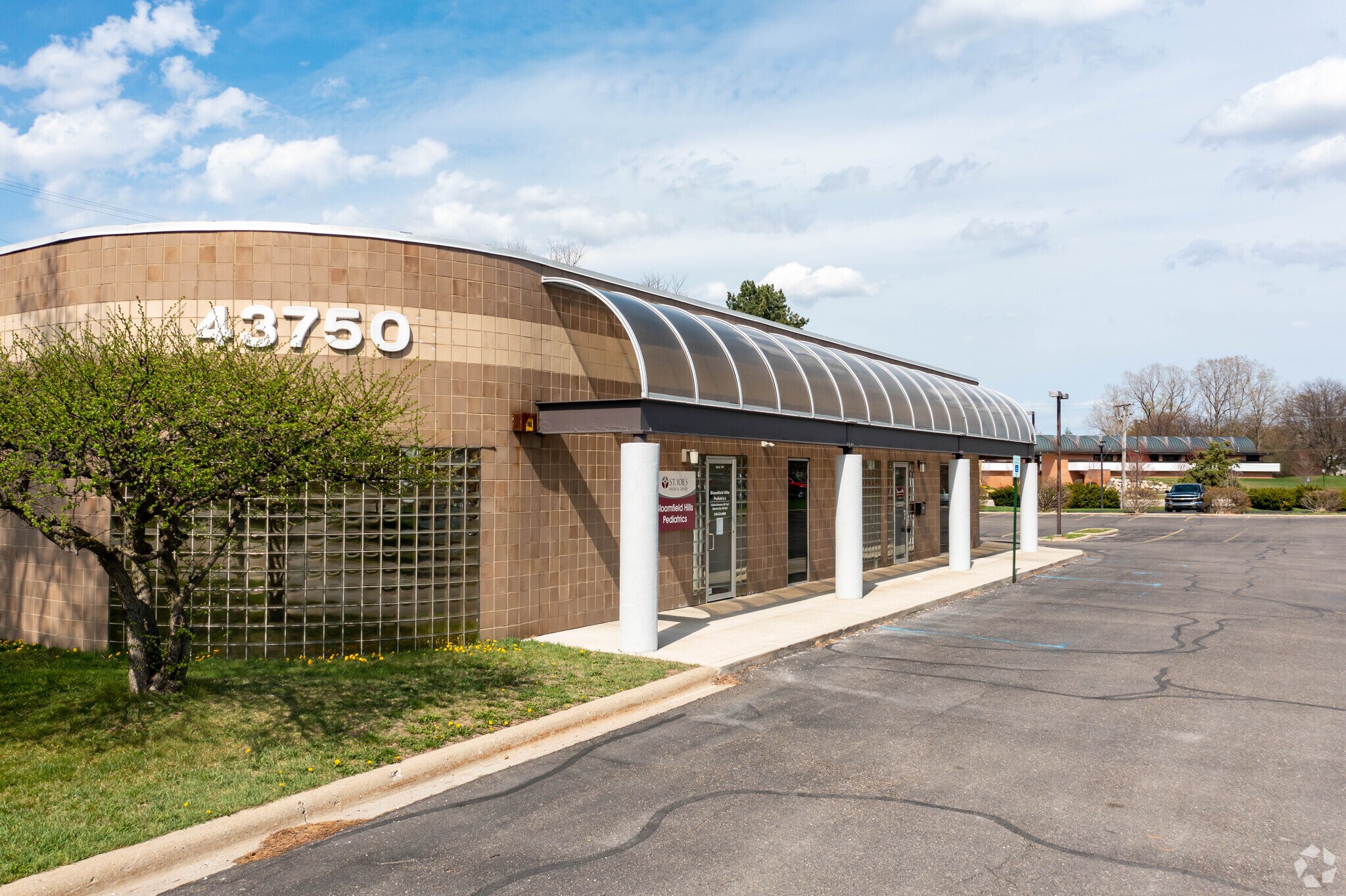 43750 Woodward Ave, Bloomfield Hills, MI for Rent