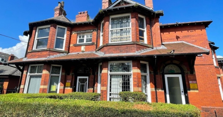 162-164 Chamber Rd, Oldham, GTM for Sale