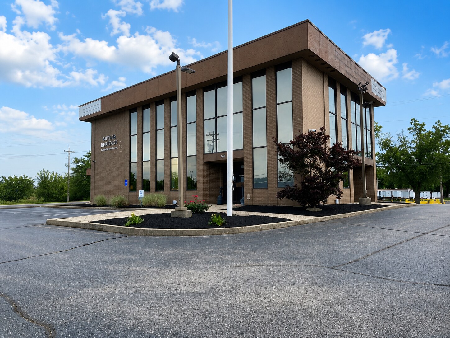 660 N University Blvd, Middletown, OH for Sale