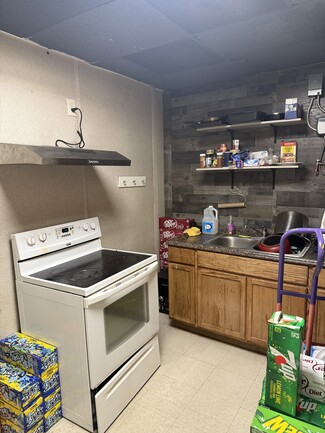 Brownwood, TX Flex - 2218 Brown St