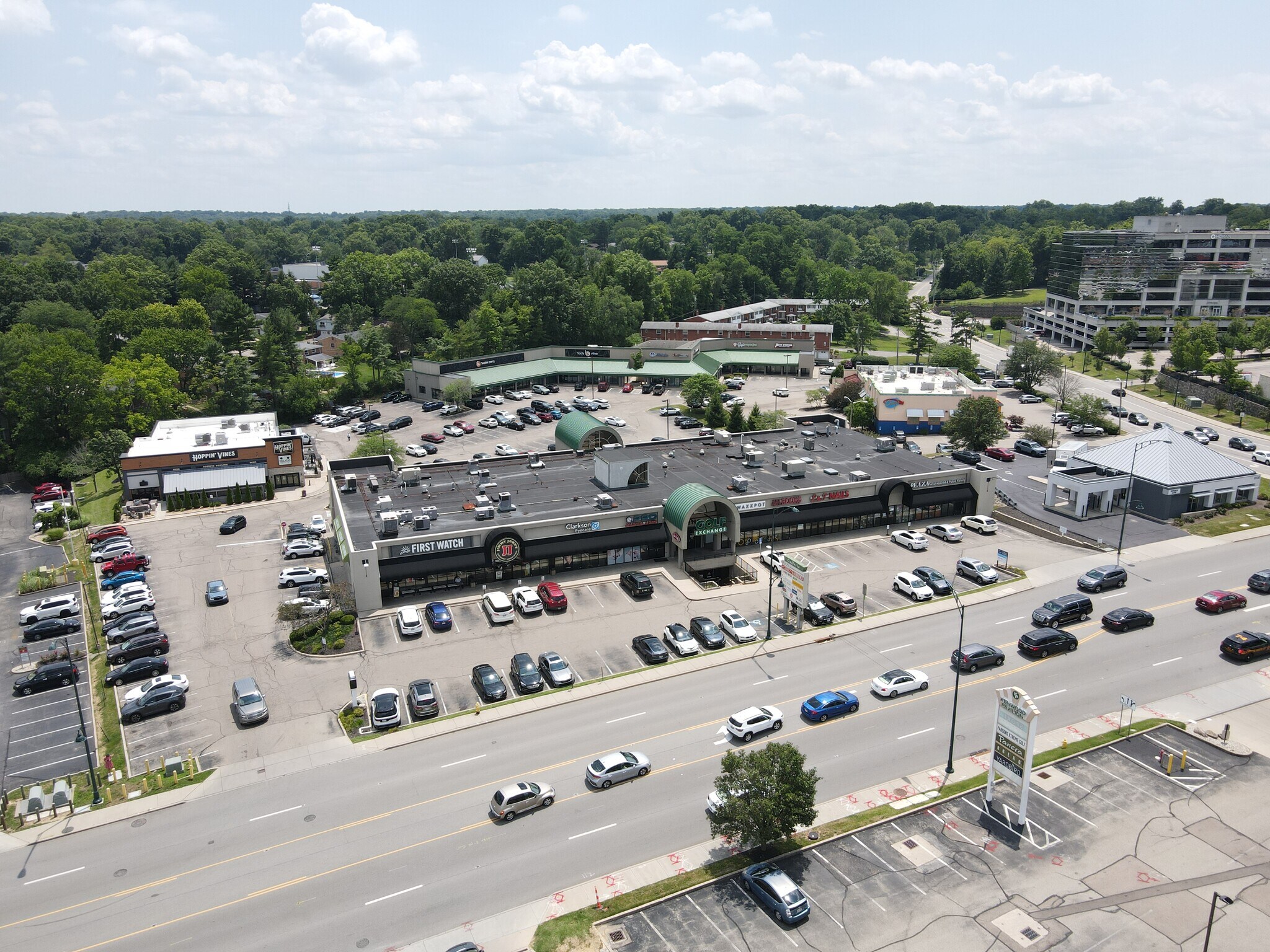 8110-8118 Montgomery Rd, Cincinnati, OH for Rent