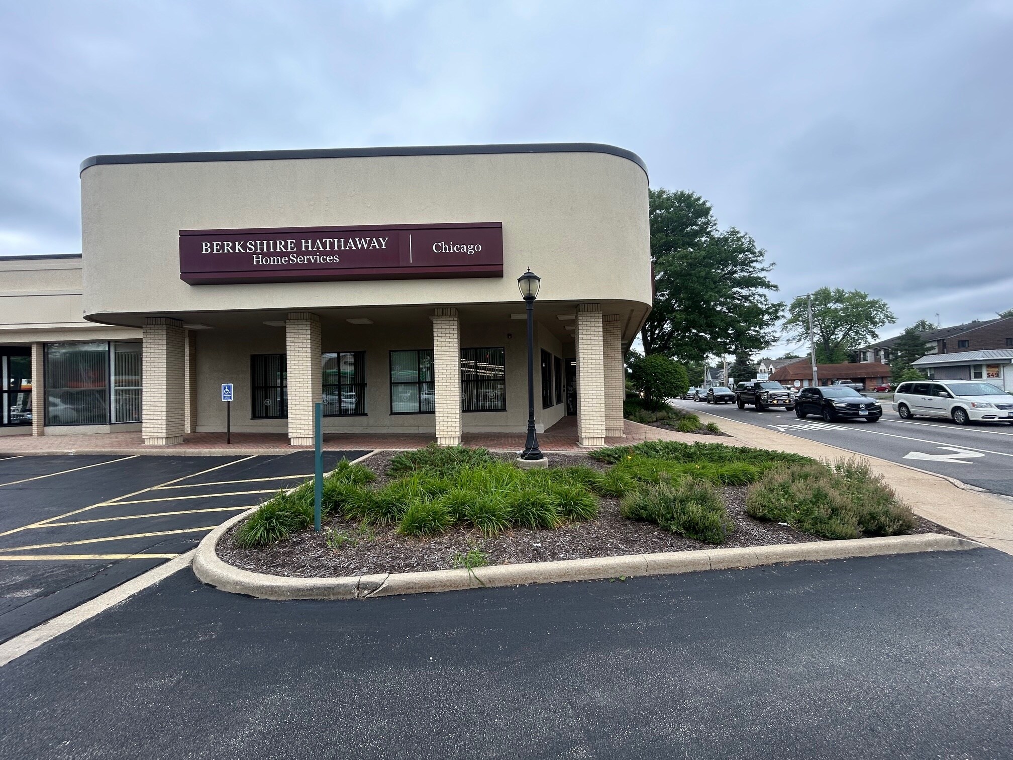 100-118 N Milwaukee Ave, Libertyville, IL for Rent