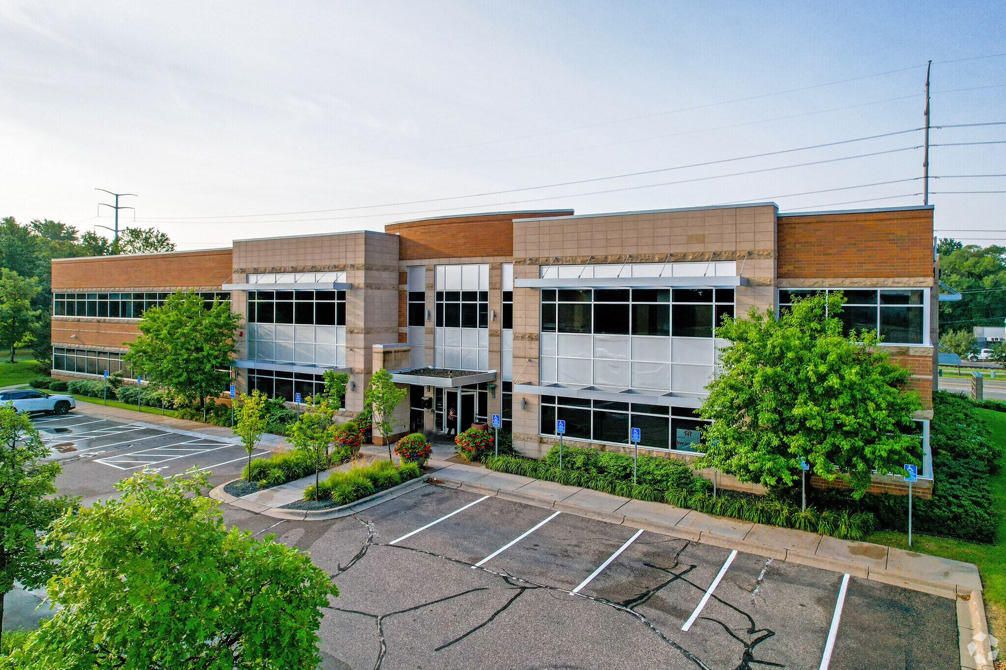 2680 N Snelling Ave Roseville, MN 55113 Office Property for Lease on