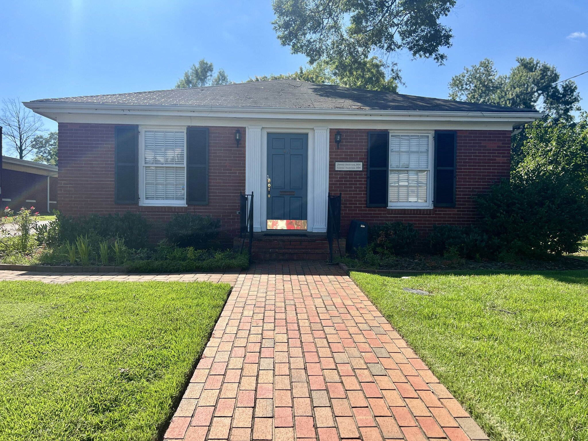 411 E Statesville Ave, Mooresville, NC for Rent