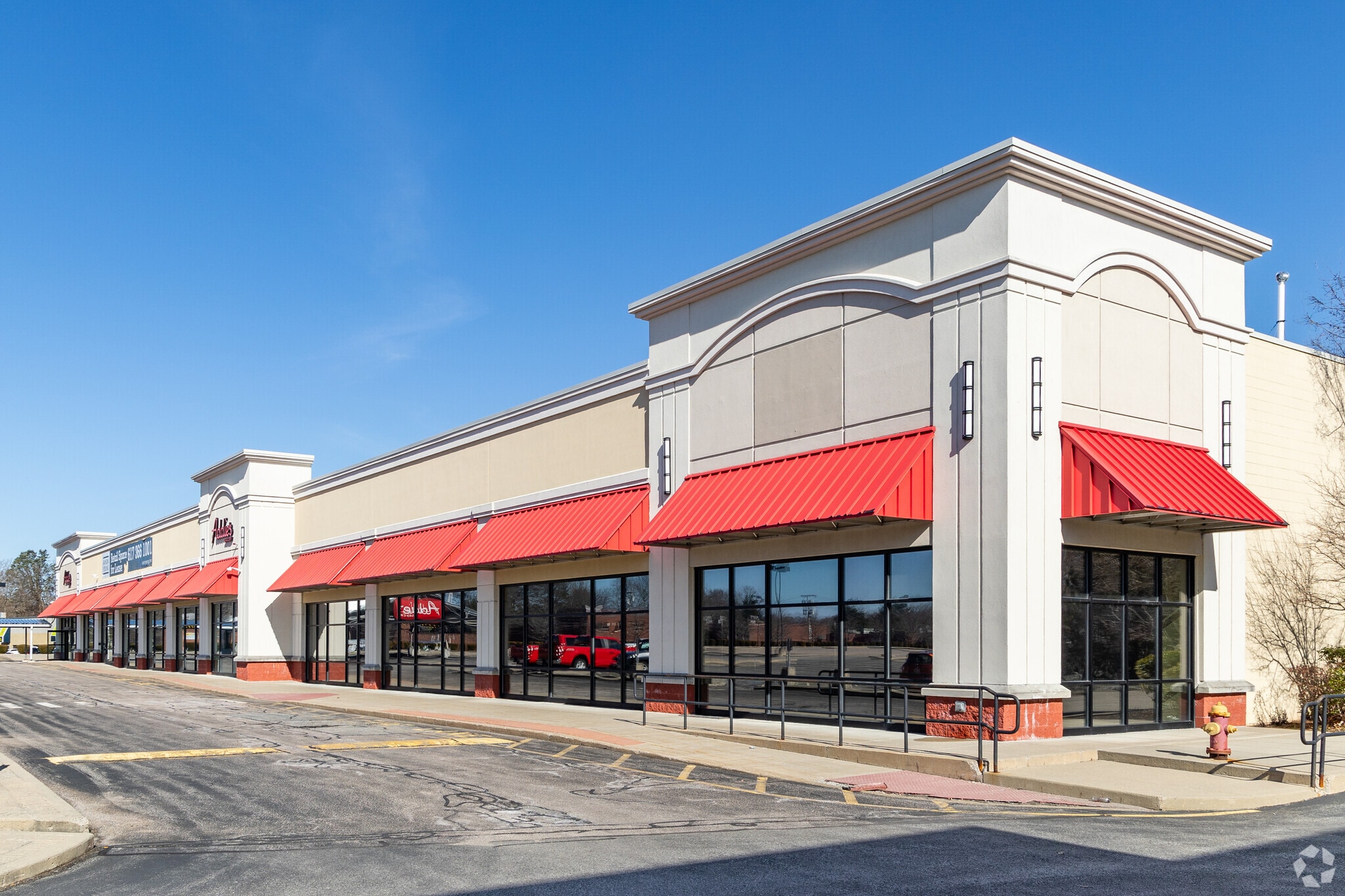 911-921 Providence Hwy, Norwood, MA for Rent