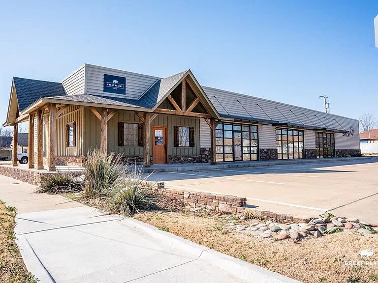 204 S Broadway Ave, Hinton, OK for Sale