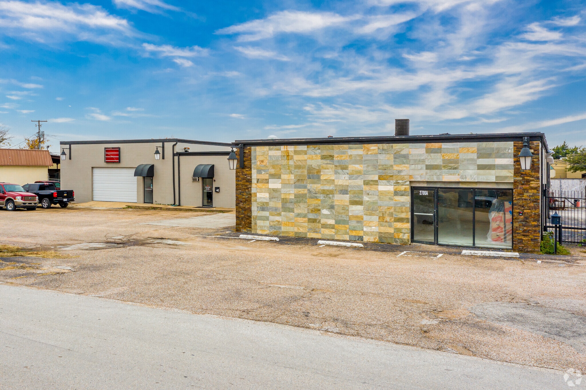 2700 W Pioneer Pkwy, Arlington, TX for Sale