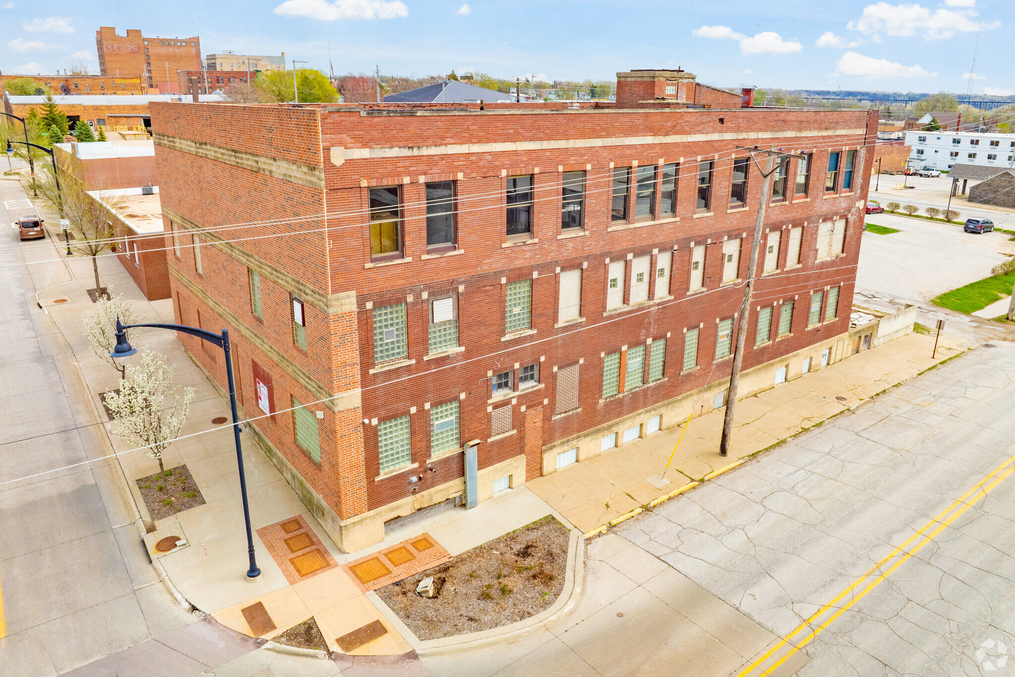 301 1st Ave N, Fort Dodge, IA for Sale