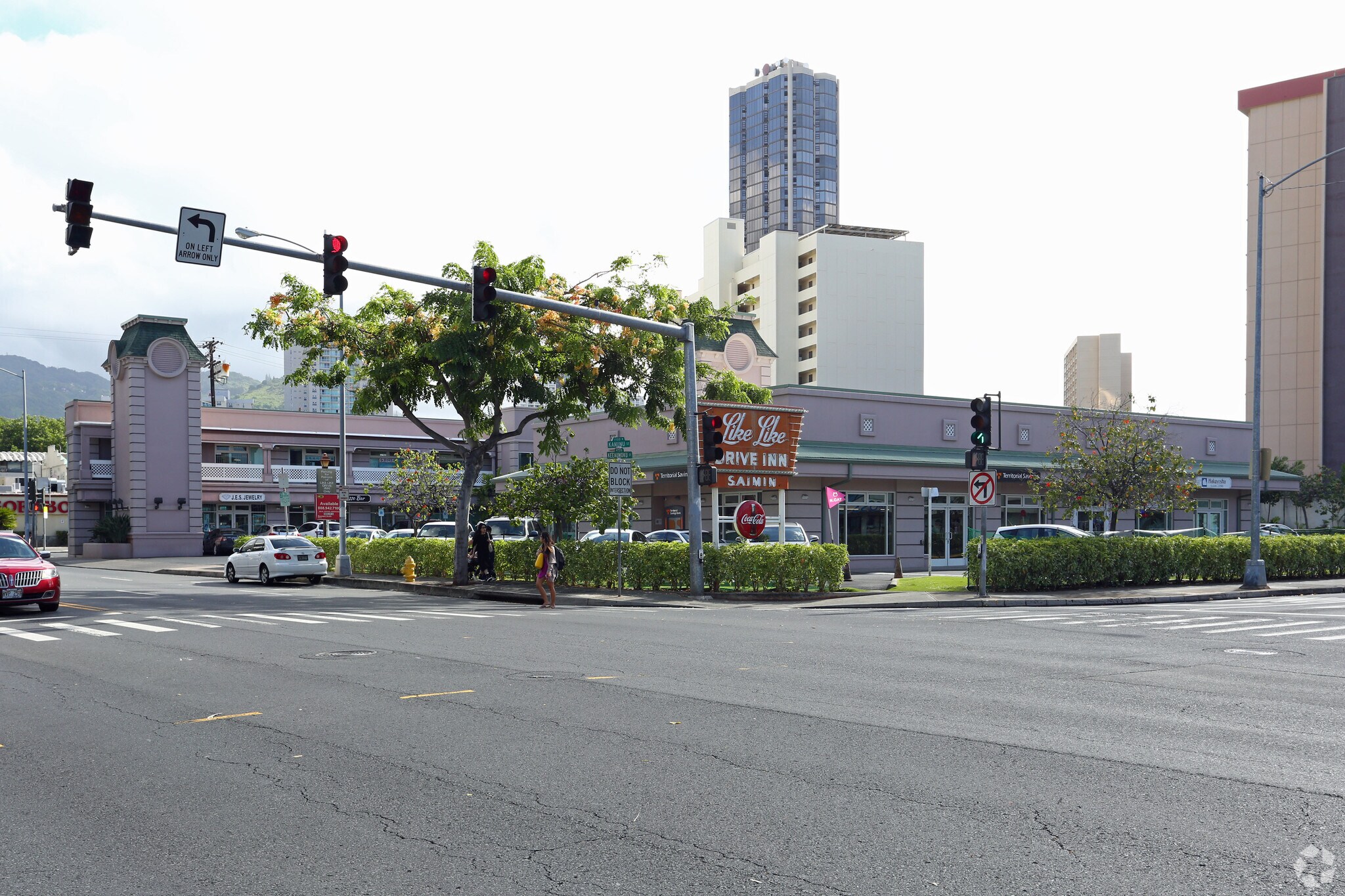 735745 Keeaumoku St Honolulu, HI 96814 Retail Property for Lease on