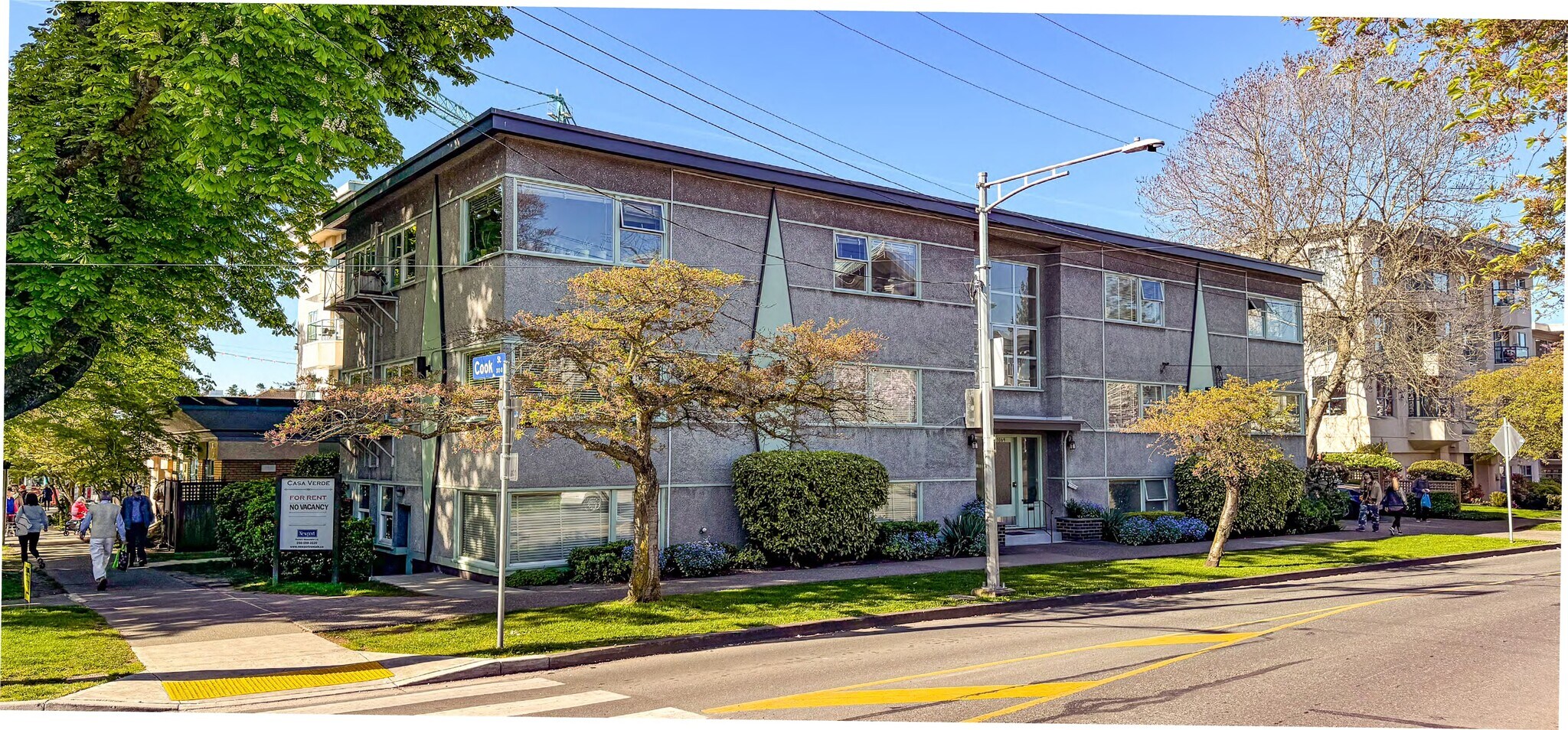 1069 Southgate St, Victoria, BC for Sale
