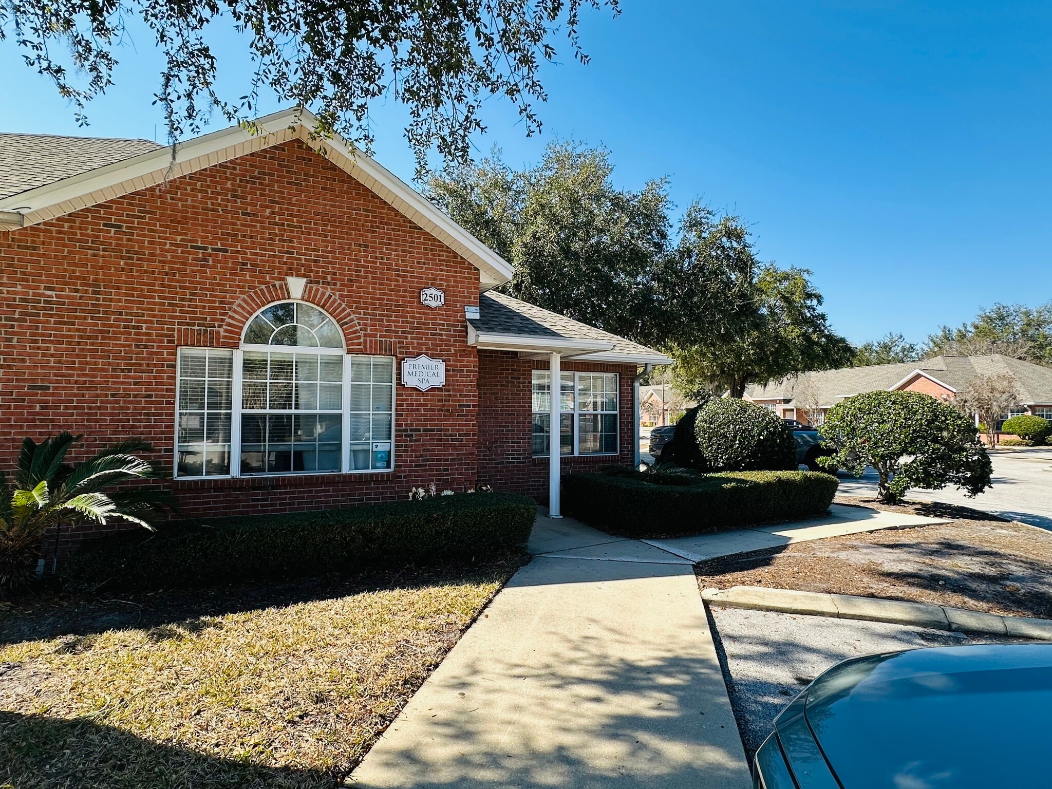 6817 Southpoint Pky, Jacksonville, FL for Sale