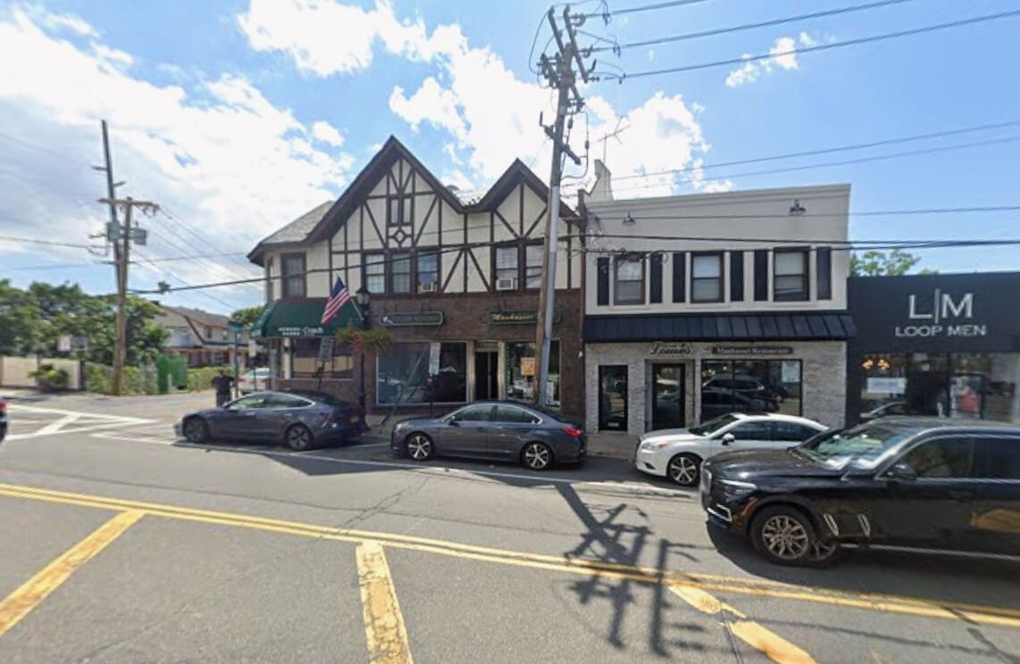 321-331 Plandome Rd, Manhasset, NY for Rent