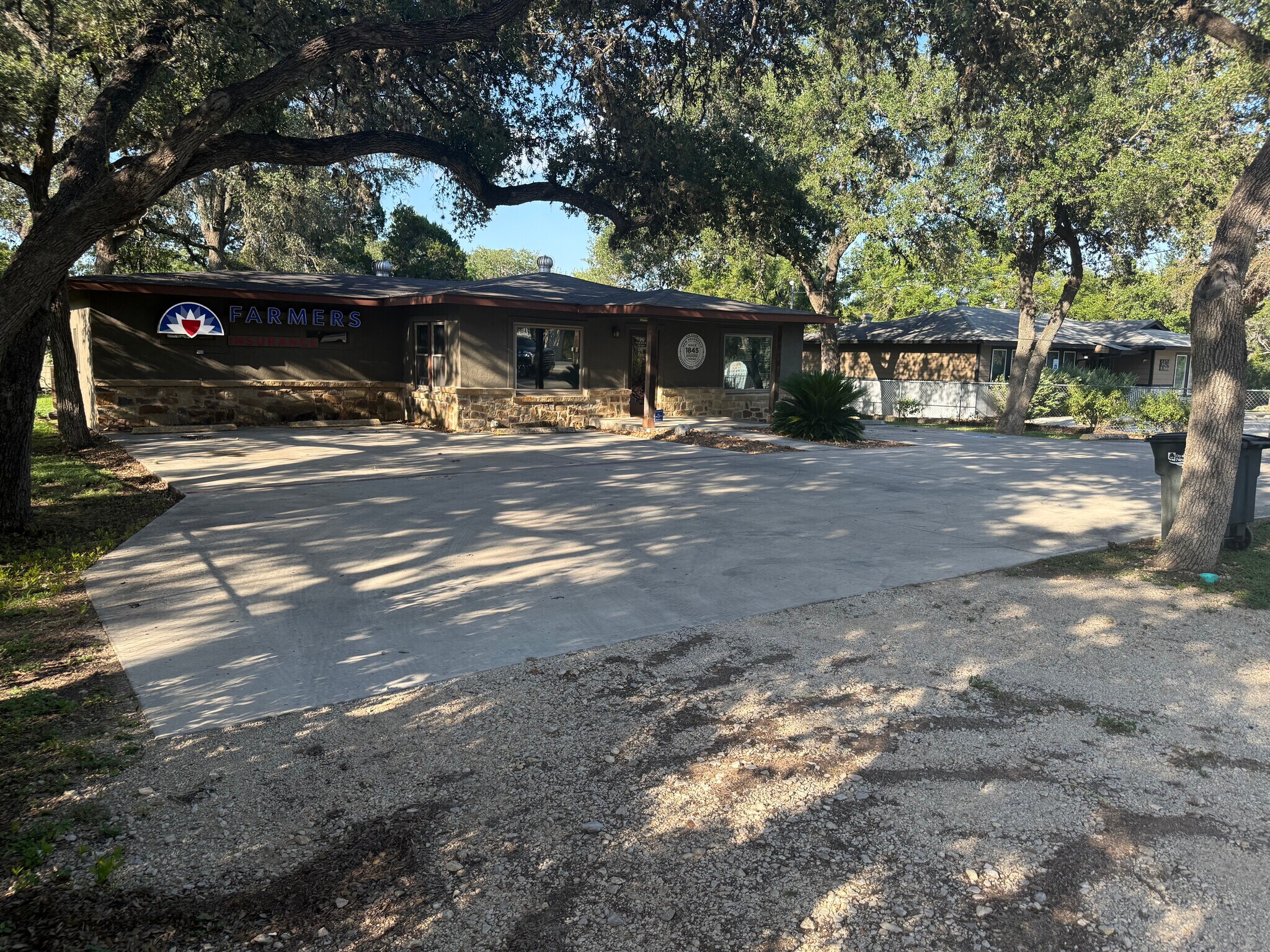1428 N Walnut Ave, New Braunfels, TX for Sale