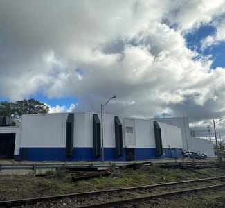 Lansing, MI Warehouse - 2200 Olds Ave