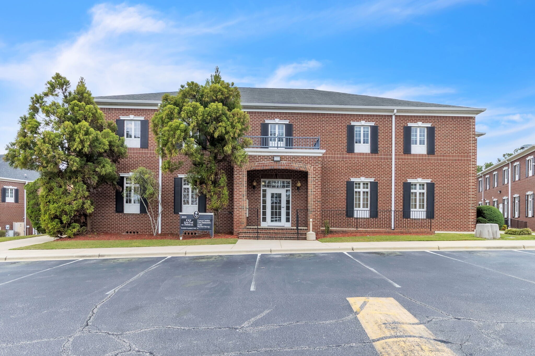 2035 Valleygate Dr, Fayetteville, NC for Sale