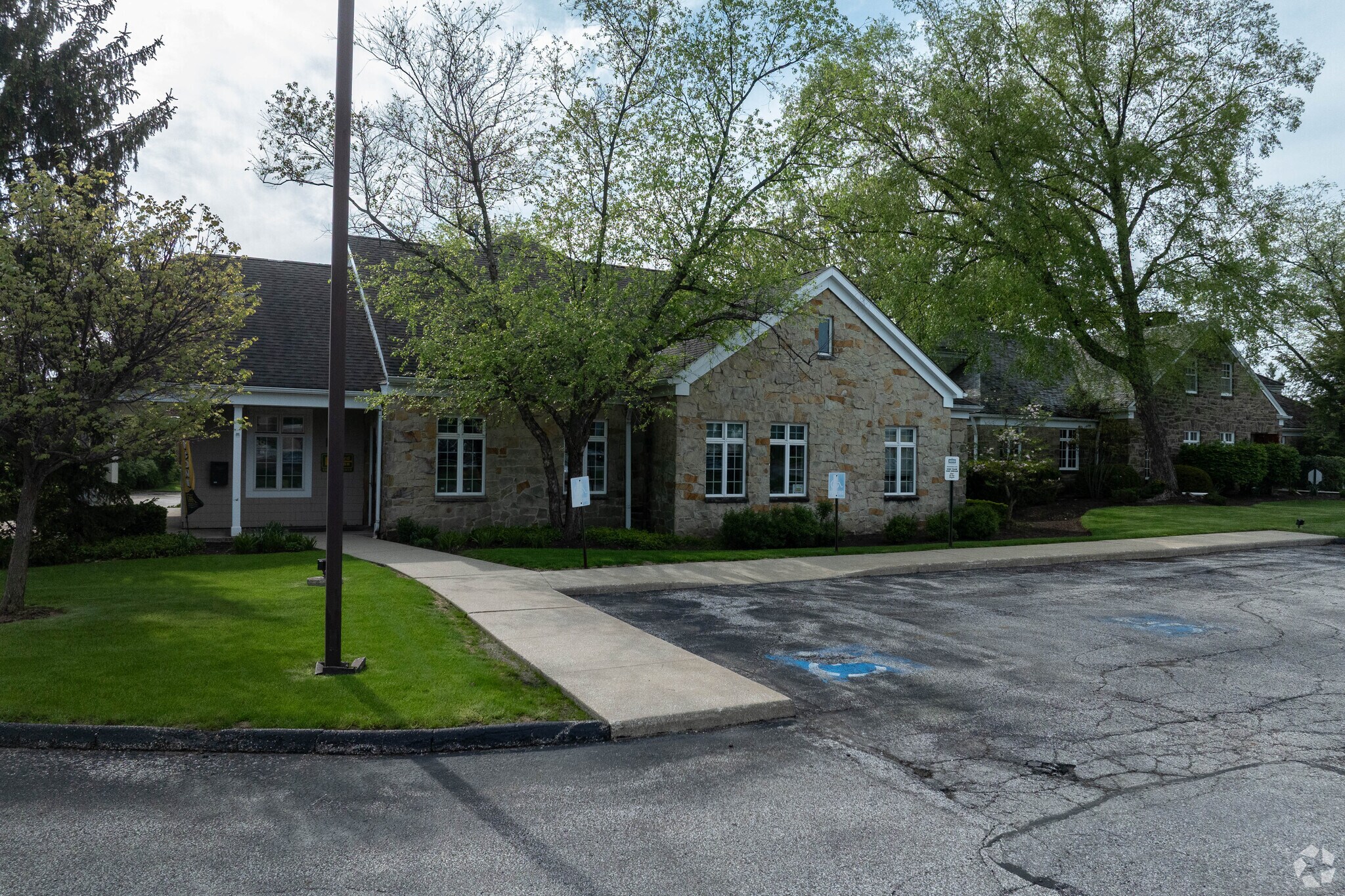 6240 Som Center Rd, Solon, OH for Rent