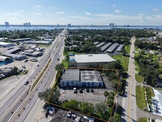 North Fort Myers, FL Retail - 1357 N Tamiami Trl