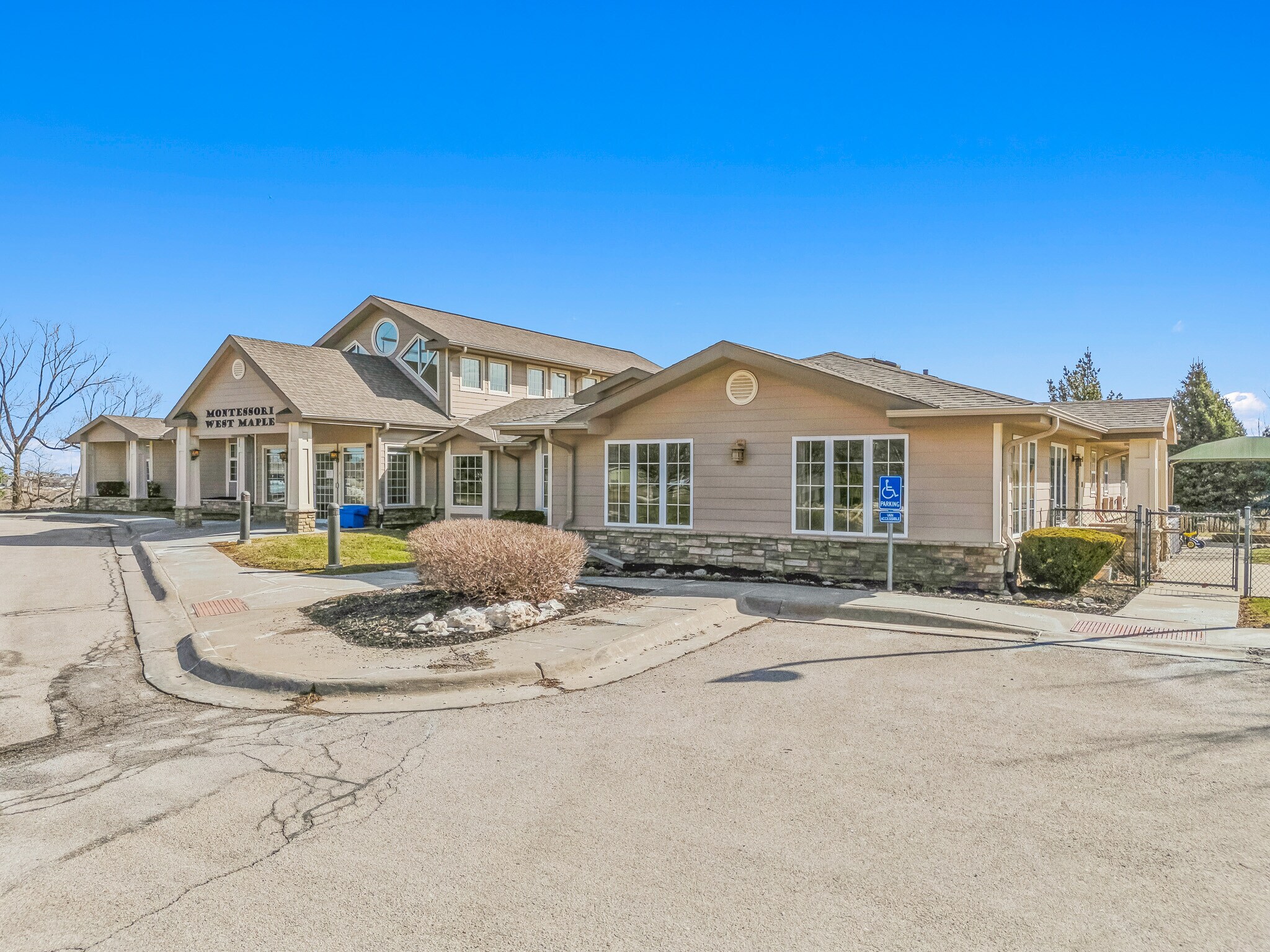 18544 W Maple Rd, Elkhorn, NE for Sale