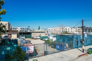 2999-3001 N Coolidge Ave