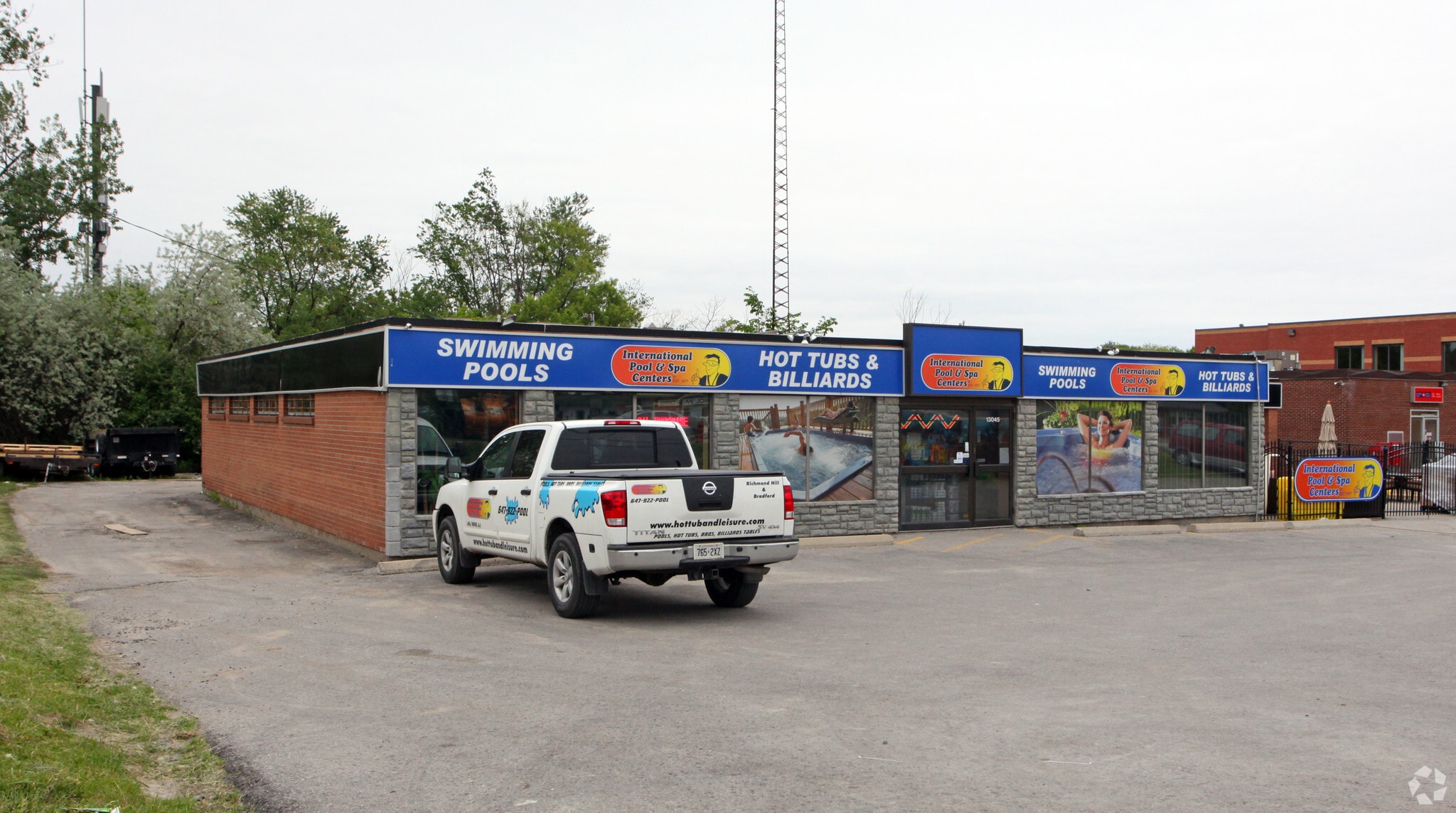 13045 Yonge St, Richmond Hill, ON for Sale
