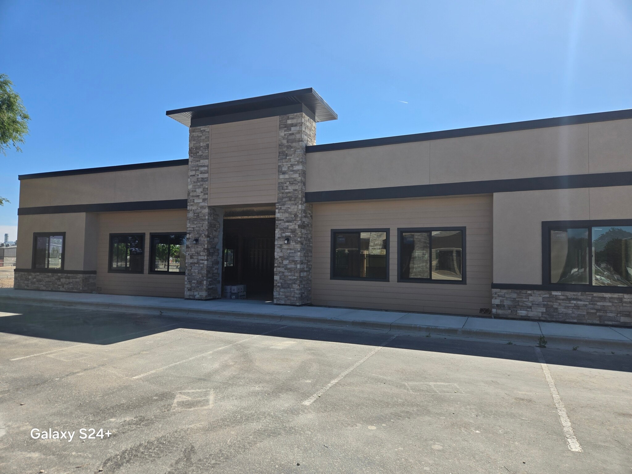 1143 12th Ave Rd, Nampa, ID for Rent