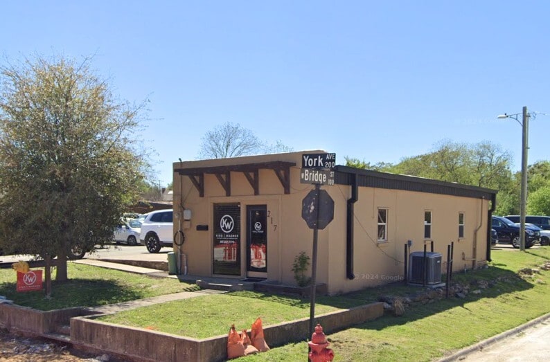 217 York Ave, Weatherford, TX for Rent