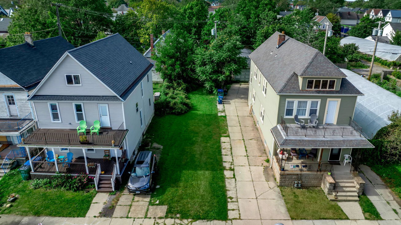 104 Brayton Buffalo, NY 14213 Land Property for Lease on