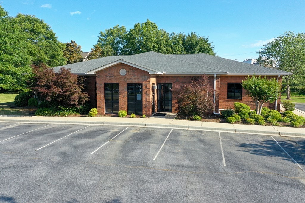 202 Overland Dr, Greenwood, SC for Sale