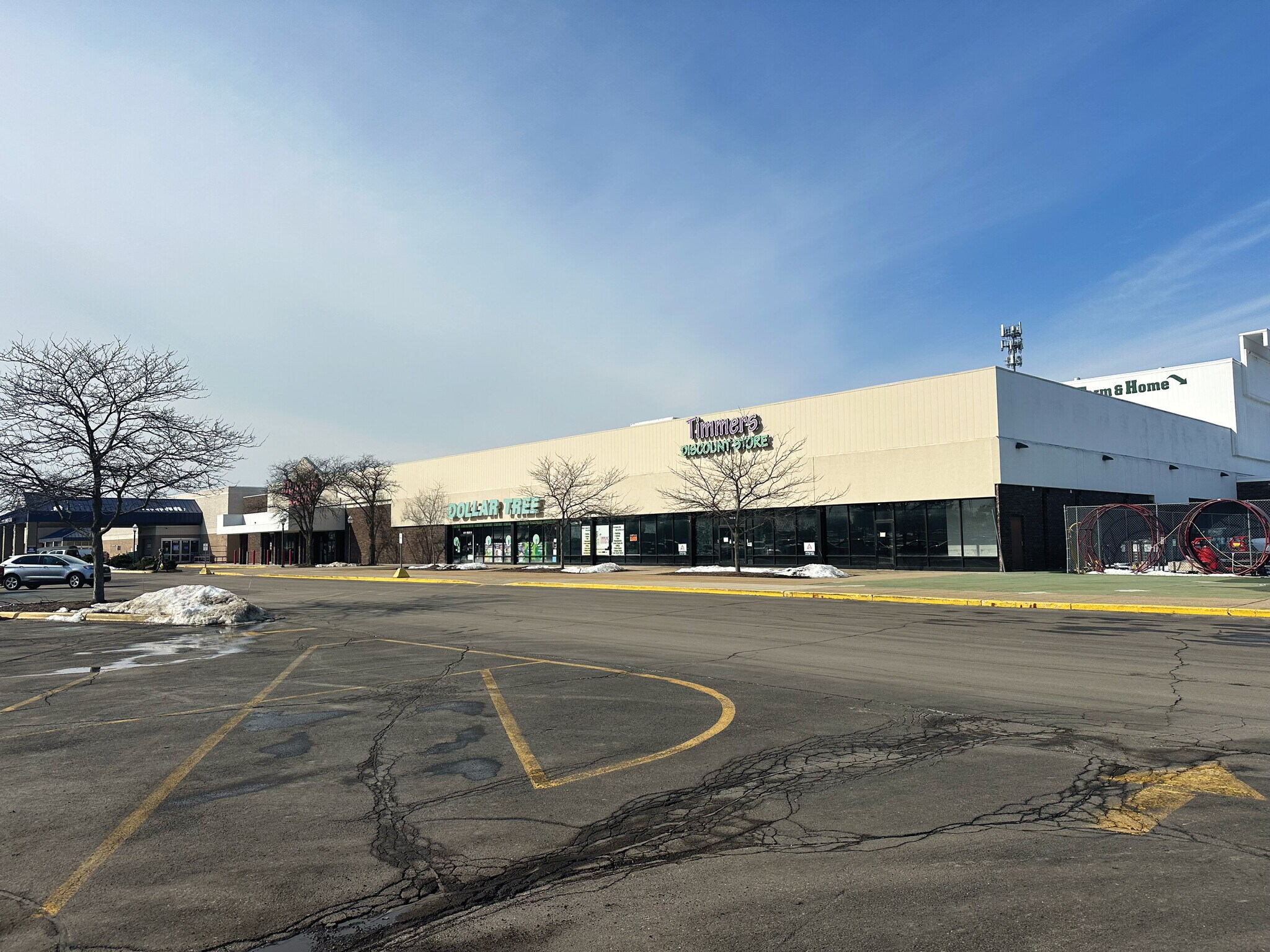 4311-4325 Plainfield Ave NE, Grand Rapids, MI for Rent