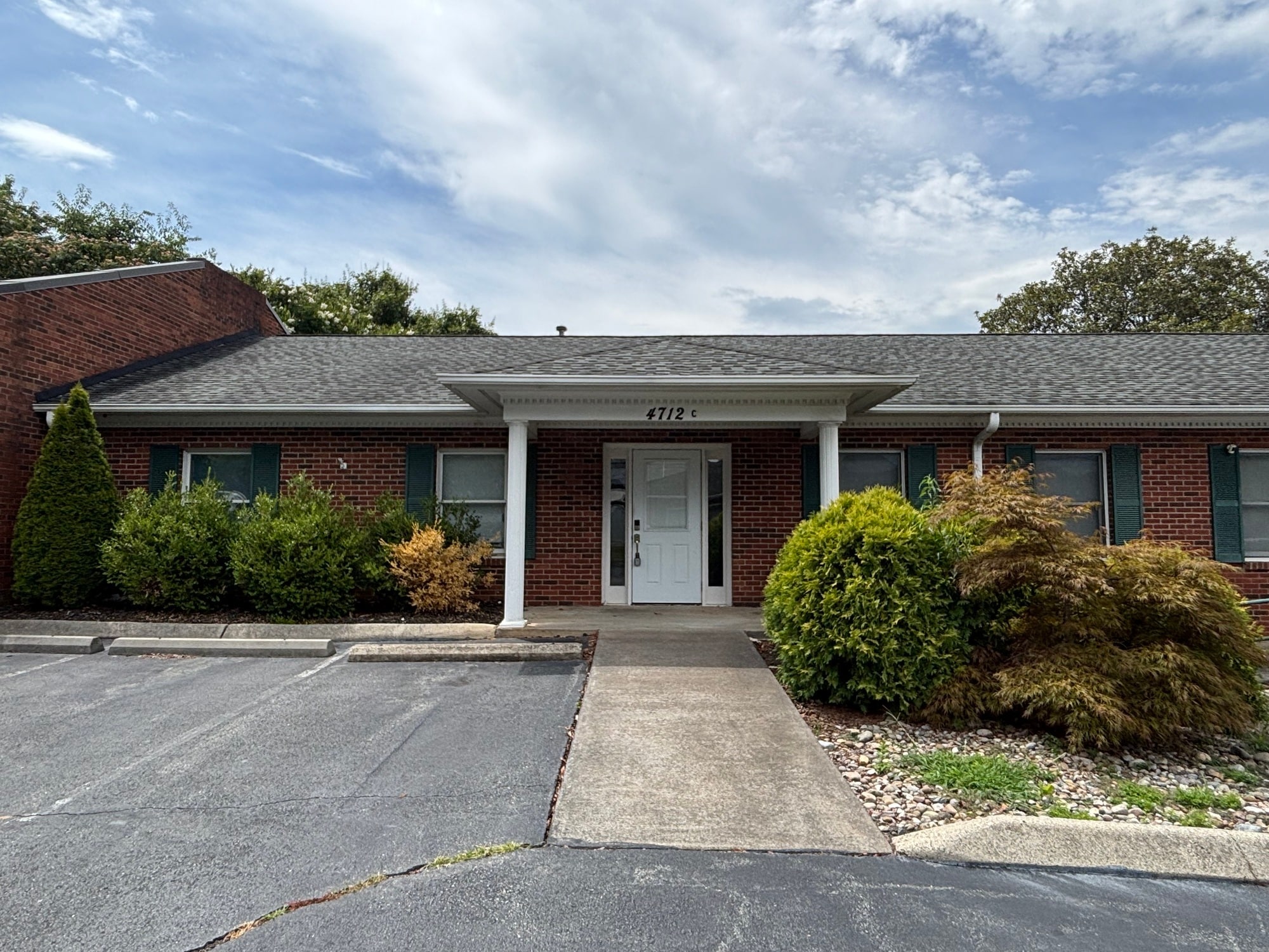 4712 Country Club Rd, Winston-Salem, NC for Sale
