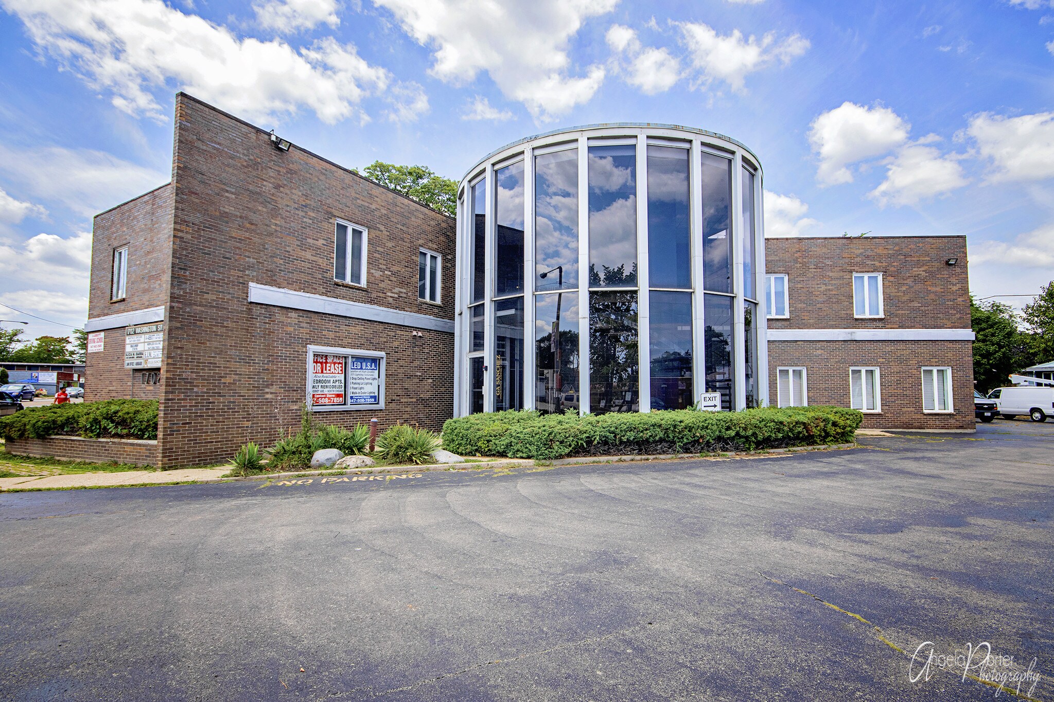 1702 Washington St, Waukegan, IL for Rent