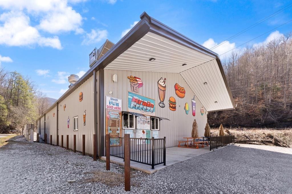 332 Highway 3400 hwy, Jenkins, KY for Sale