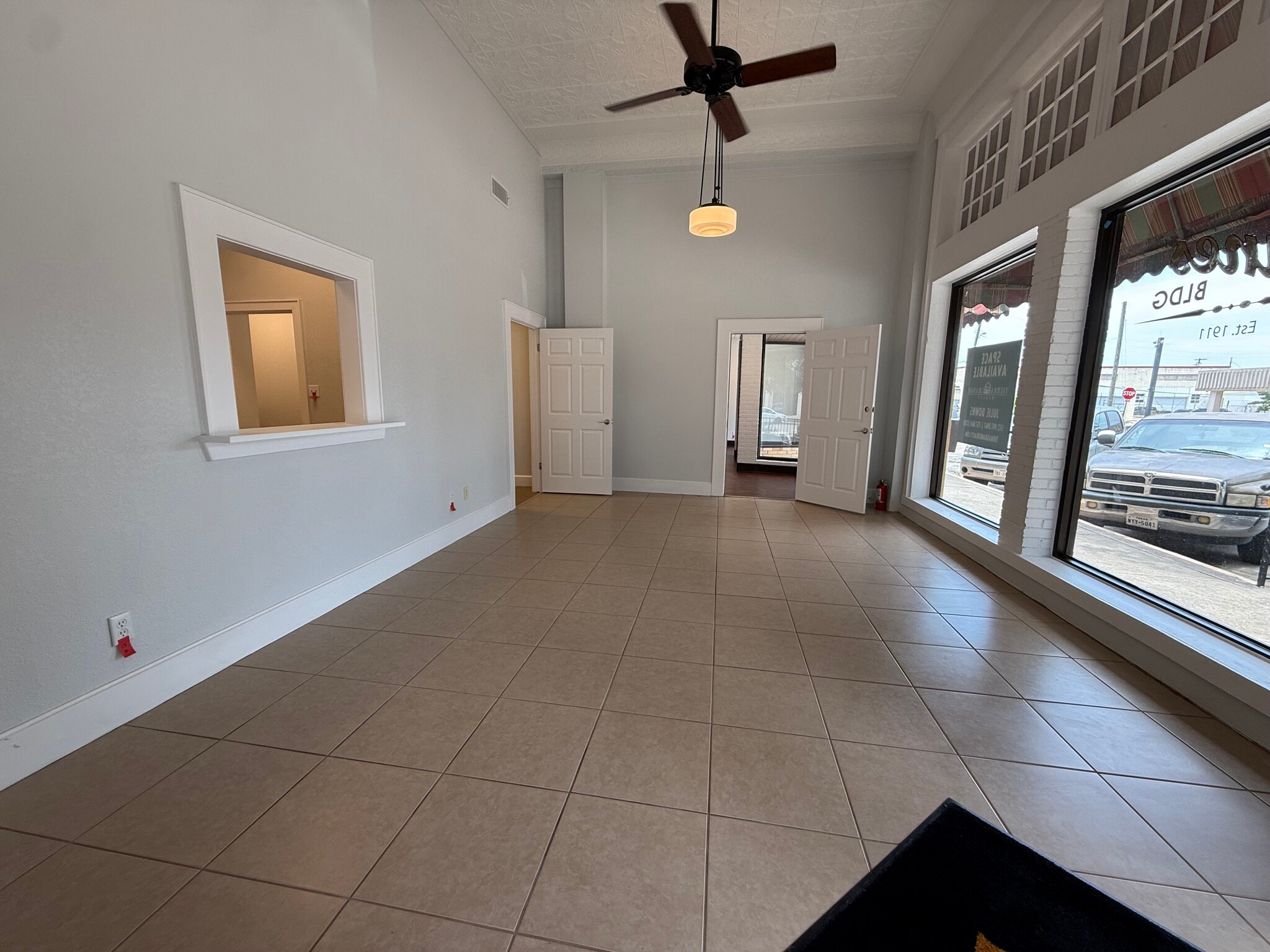 113 E 3rd St, Taylor, TX for Rent