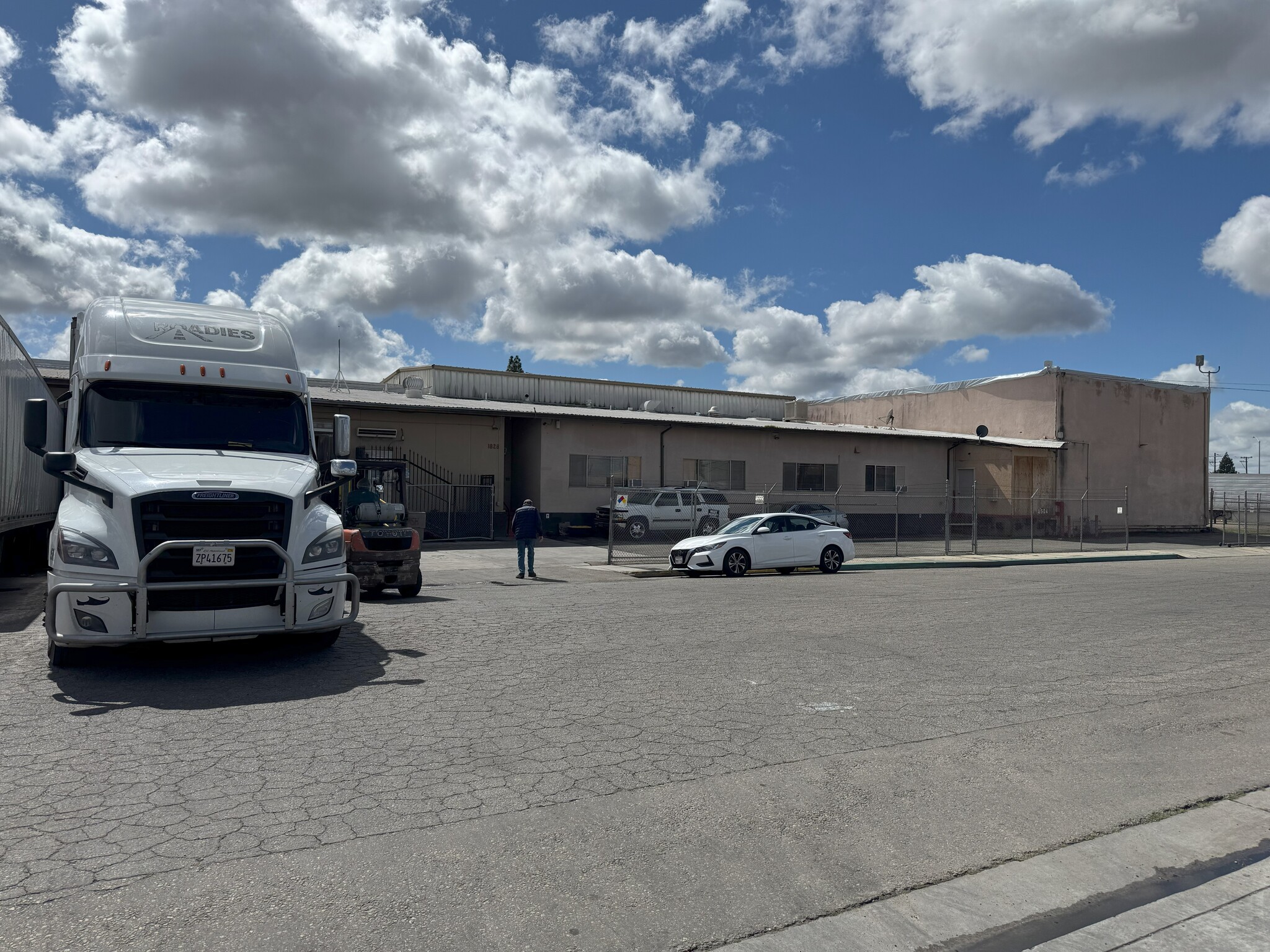 1828 E Hedges Ave, Fresno, CA for Sale