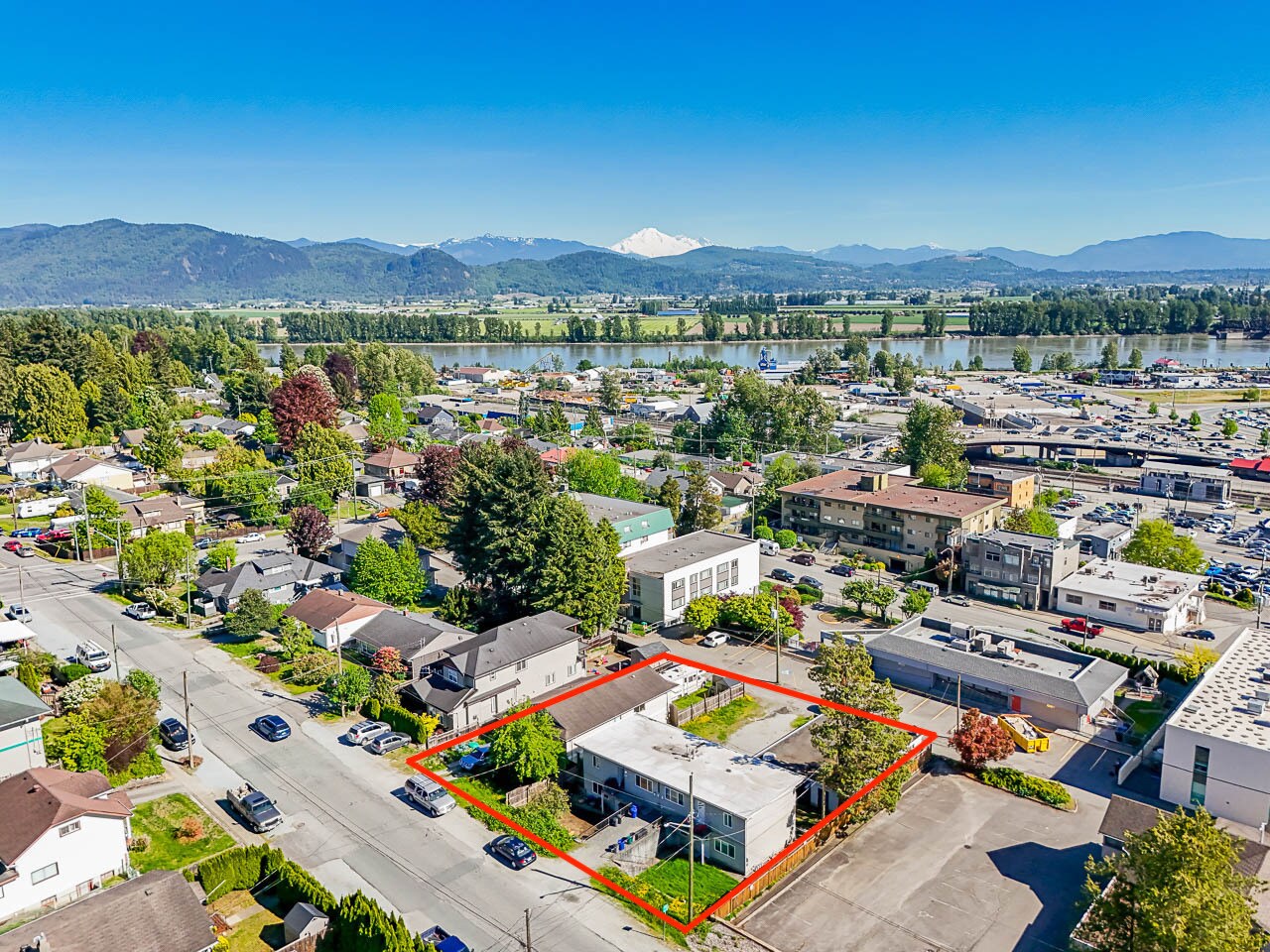 33340-33348 4 Av, Mission, BC for Sale