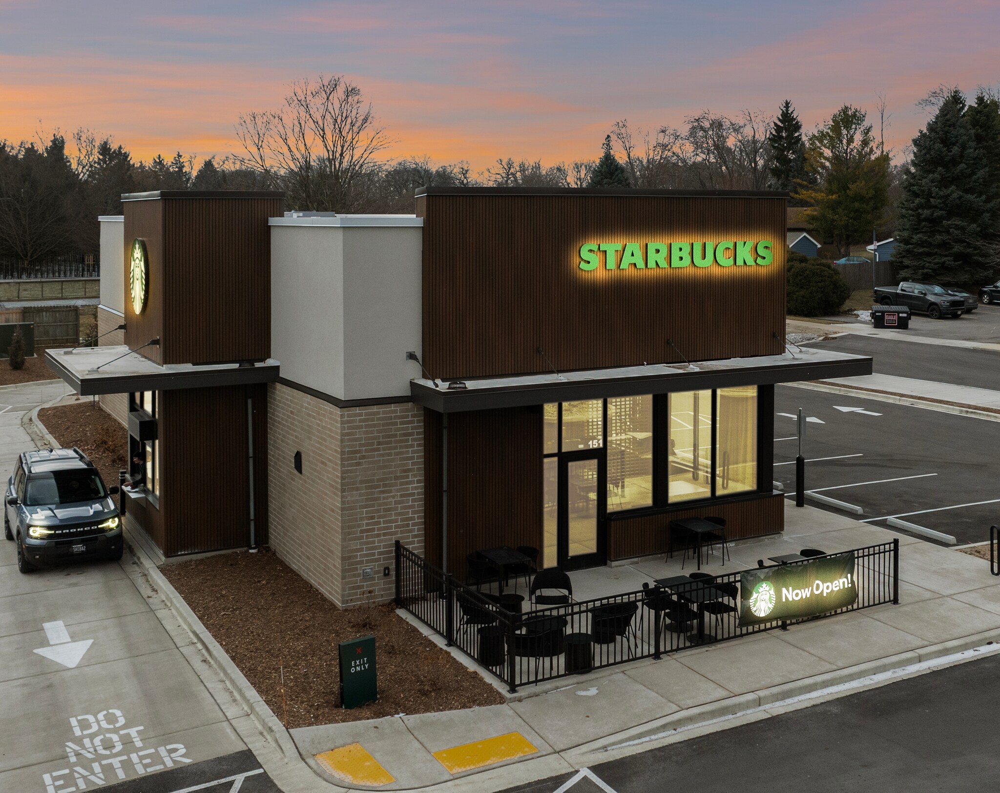 143 W Sunset Dr, Waukesha, WI for Sale