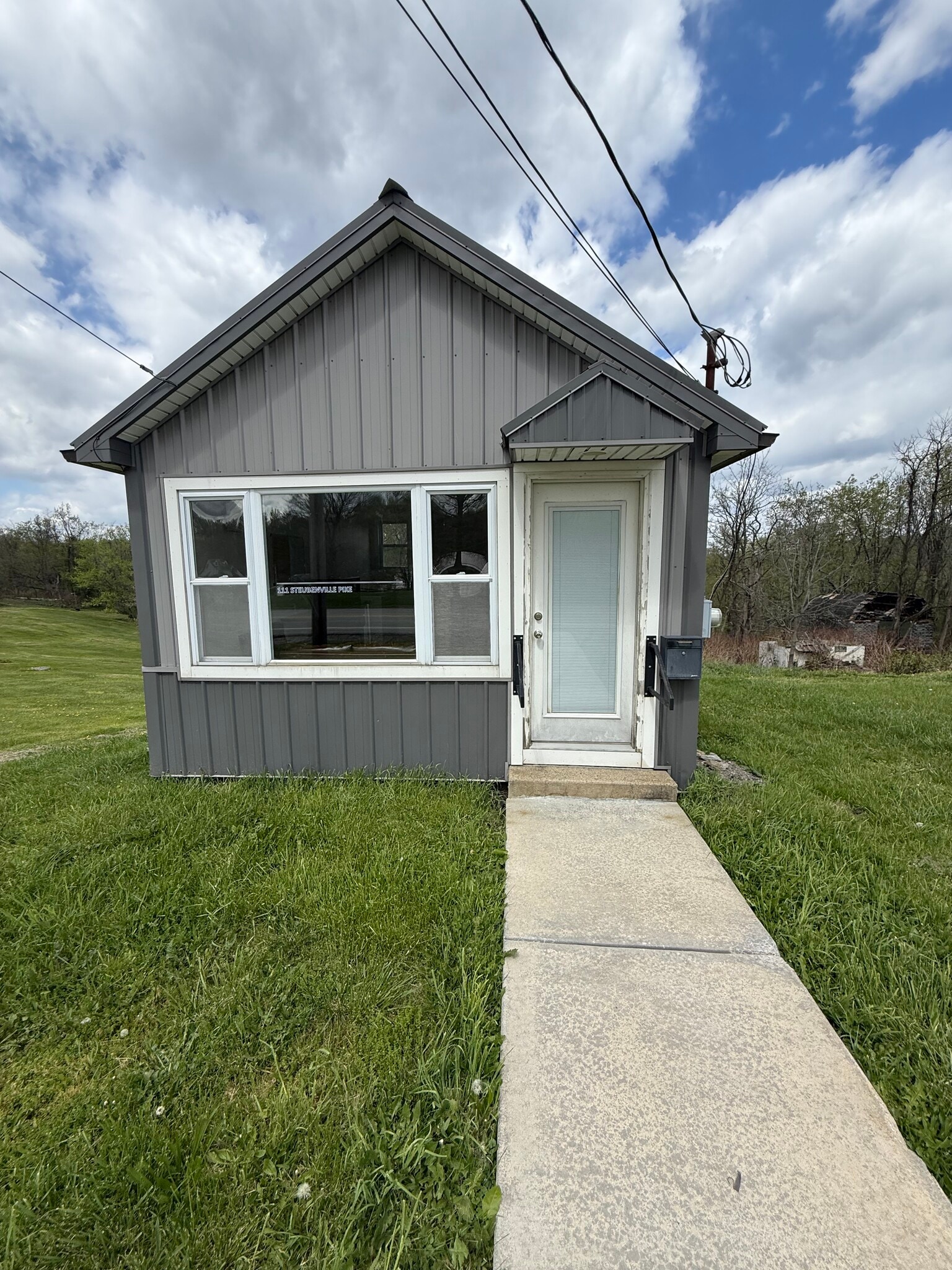 111 Steubenville Pike, Burgettstown, PA for Sale